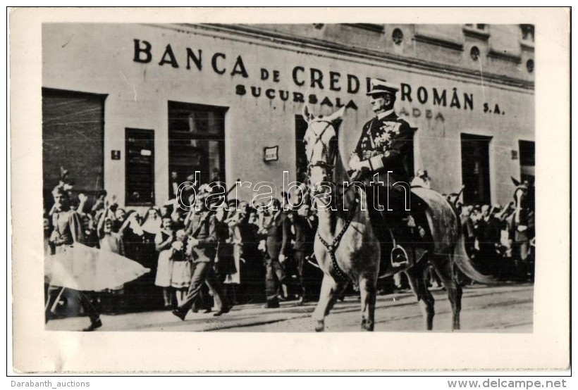 ** T2/T3 1940 Nagyv&aacute;rad, Oradea; Bevonul&aacute;s, Horthy Mikl&oacute;s, Rom&aacute;n Bank / Entry Of The... - Zonder Classificatie