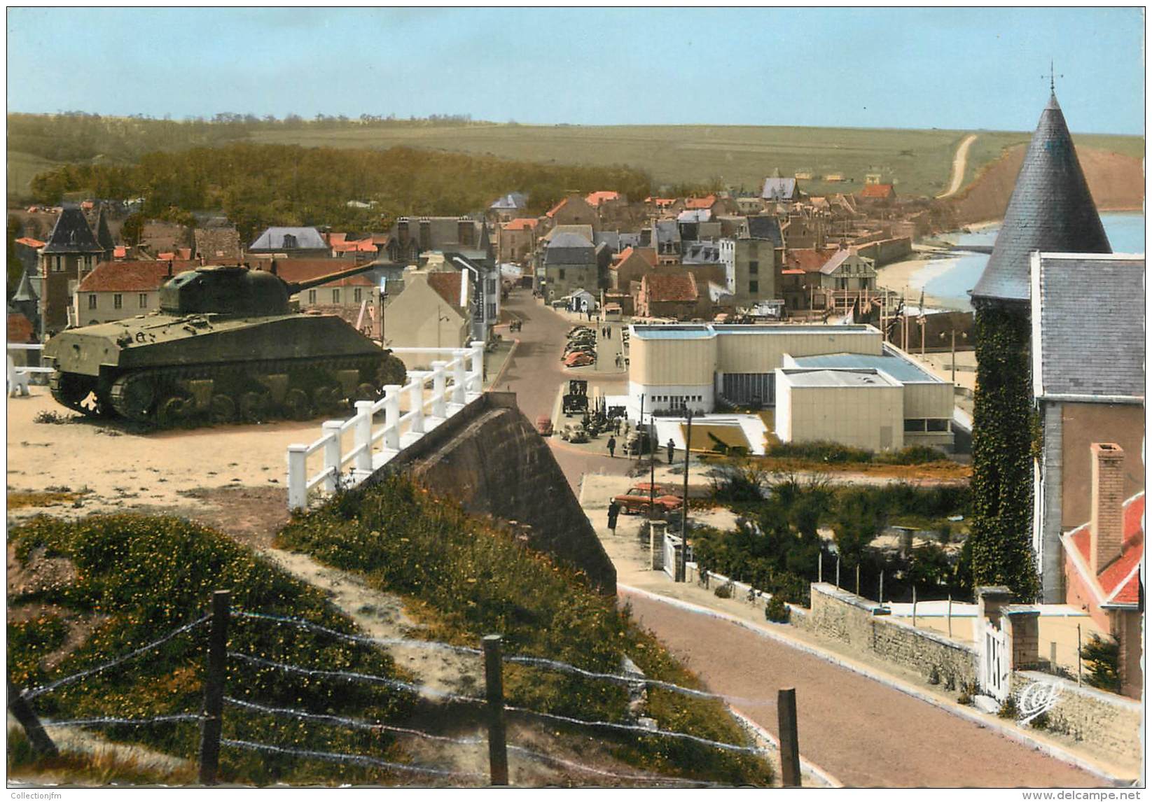 / CPSM FRANCE 14 "Arromanches Les Bains, Port De La Libération, Vue Générale" - Arromanches