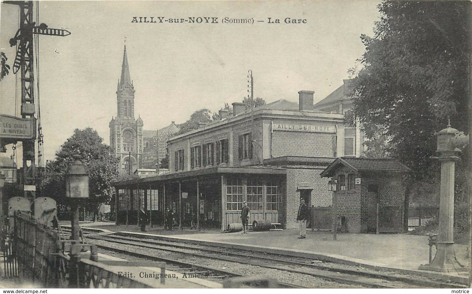 AILLY SUR NOYE - La Gare. - Gares - Sans Trains