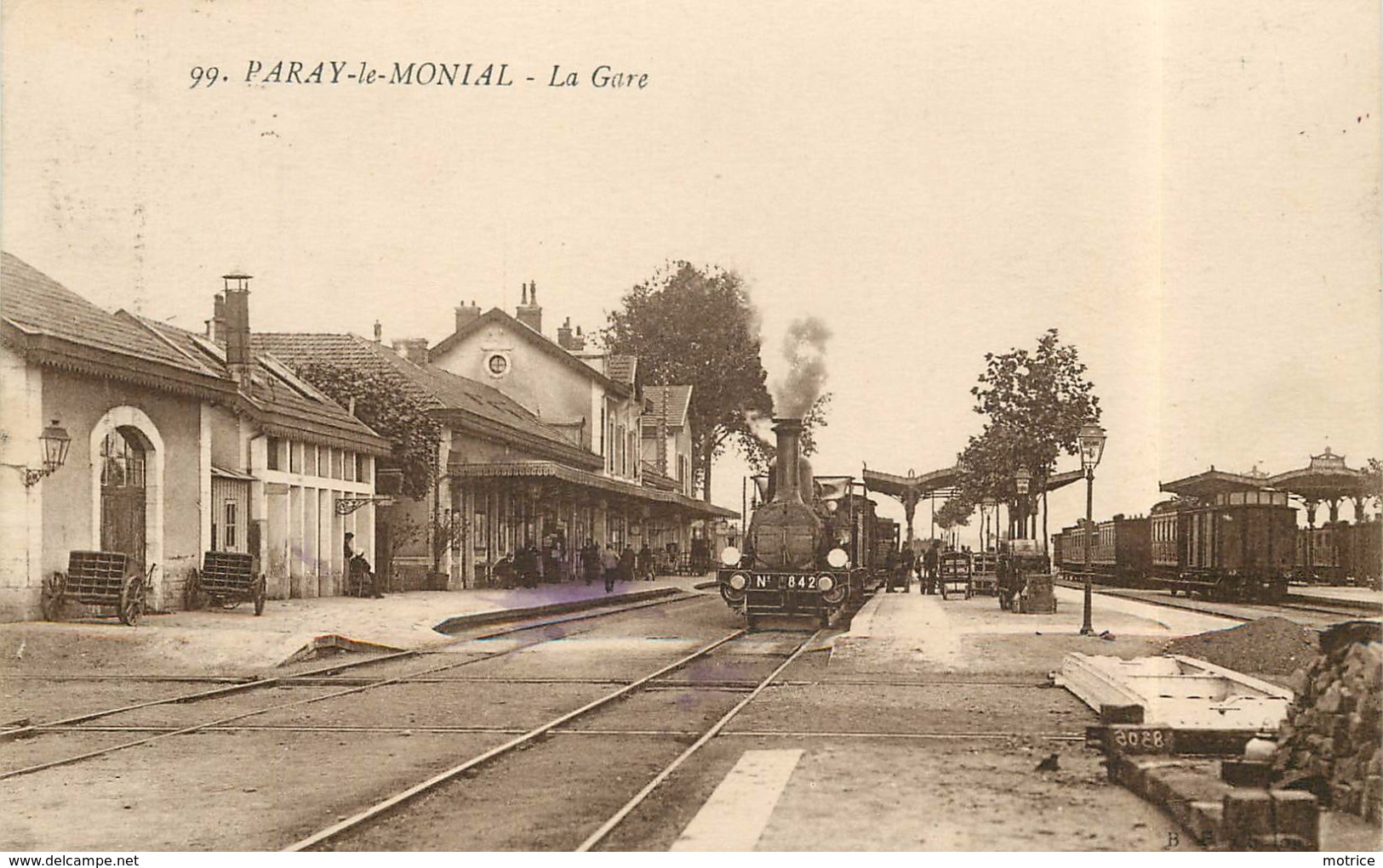 PARAY LE MONIAL - La Gare. - Gares - Avec Trains