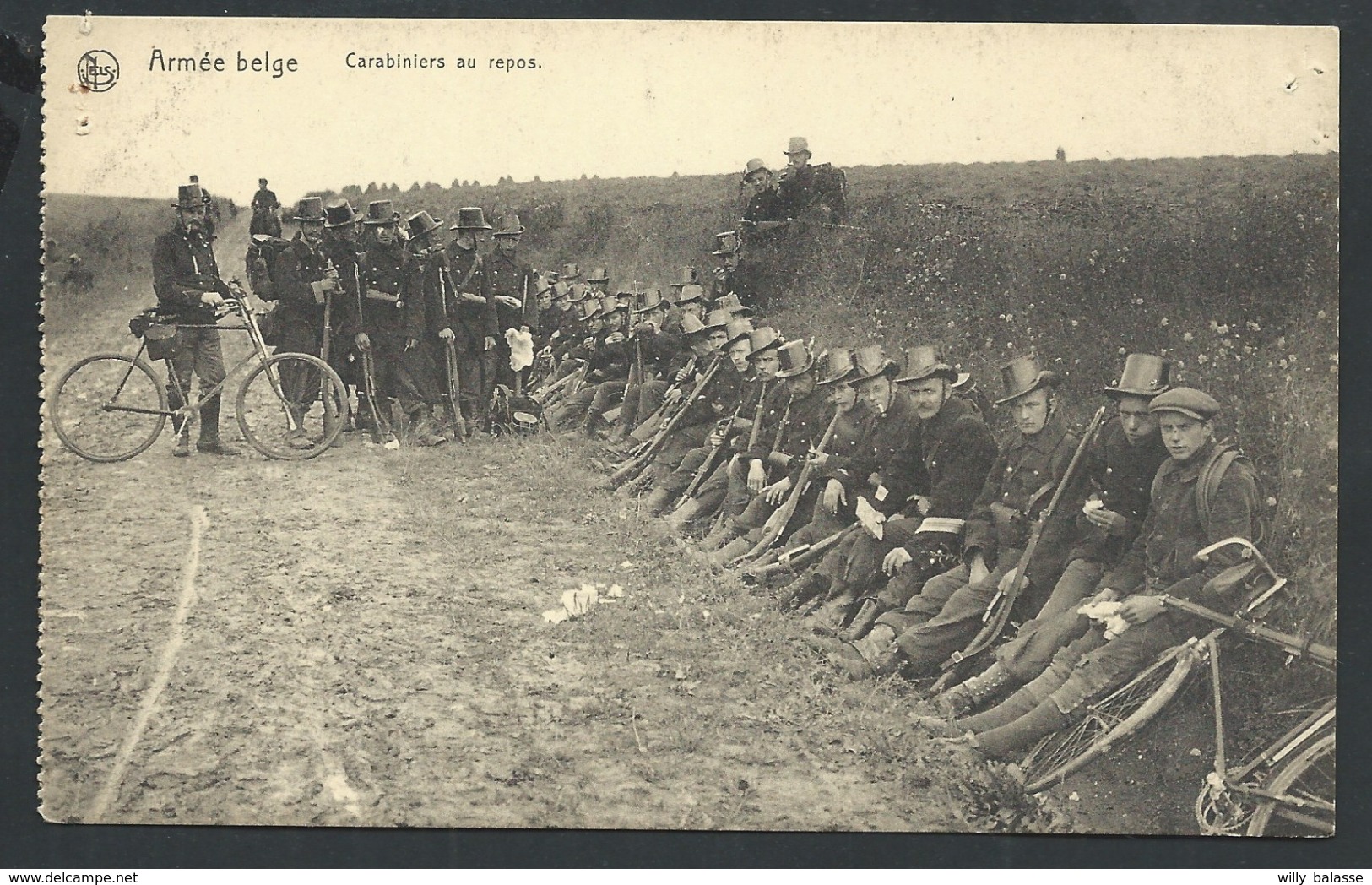 +++ CPA - Militaria - ARMEE BELGE - Carabiniers Au Repos - Armes - Vélo - Nels  // - Manoeuvres