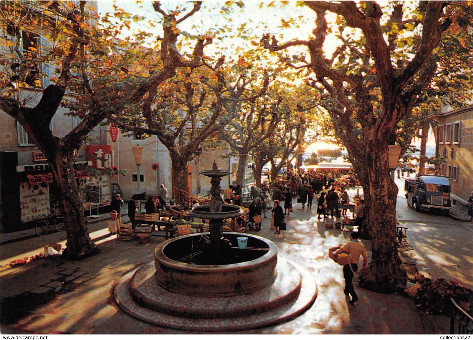 83-BANDOL- LA PLACE DU MARCHE - Bandol