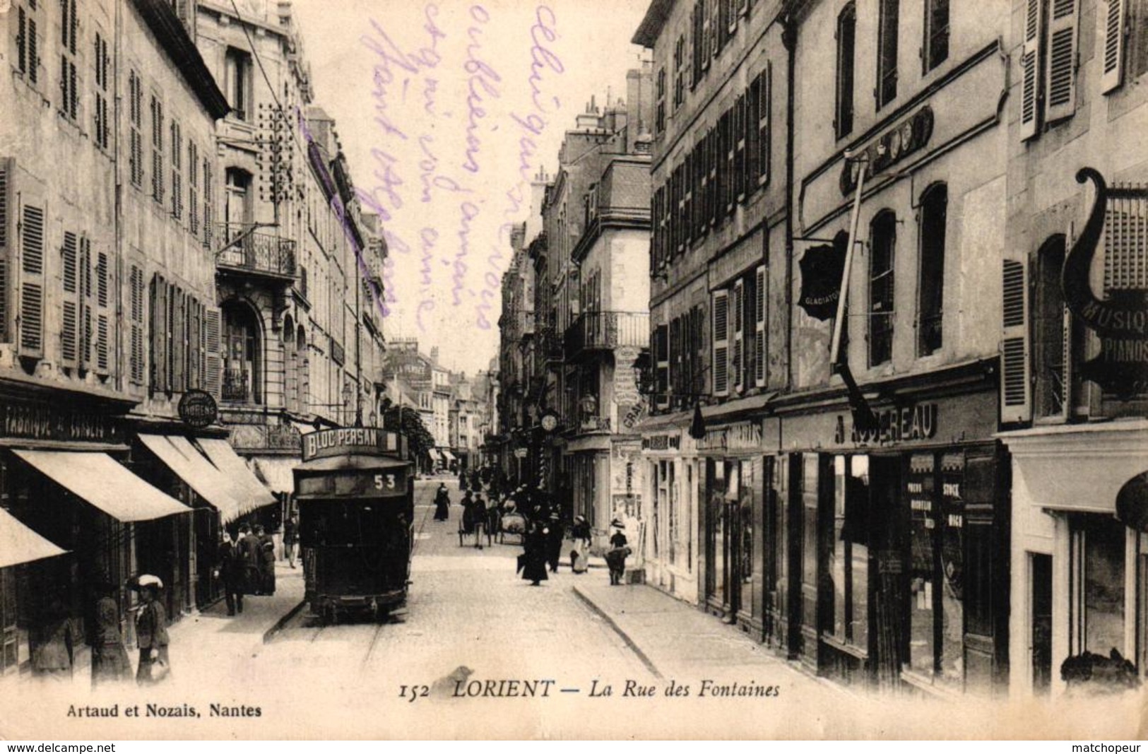 LORIENT -56- LA RUE DES FONTAINES - Lorient