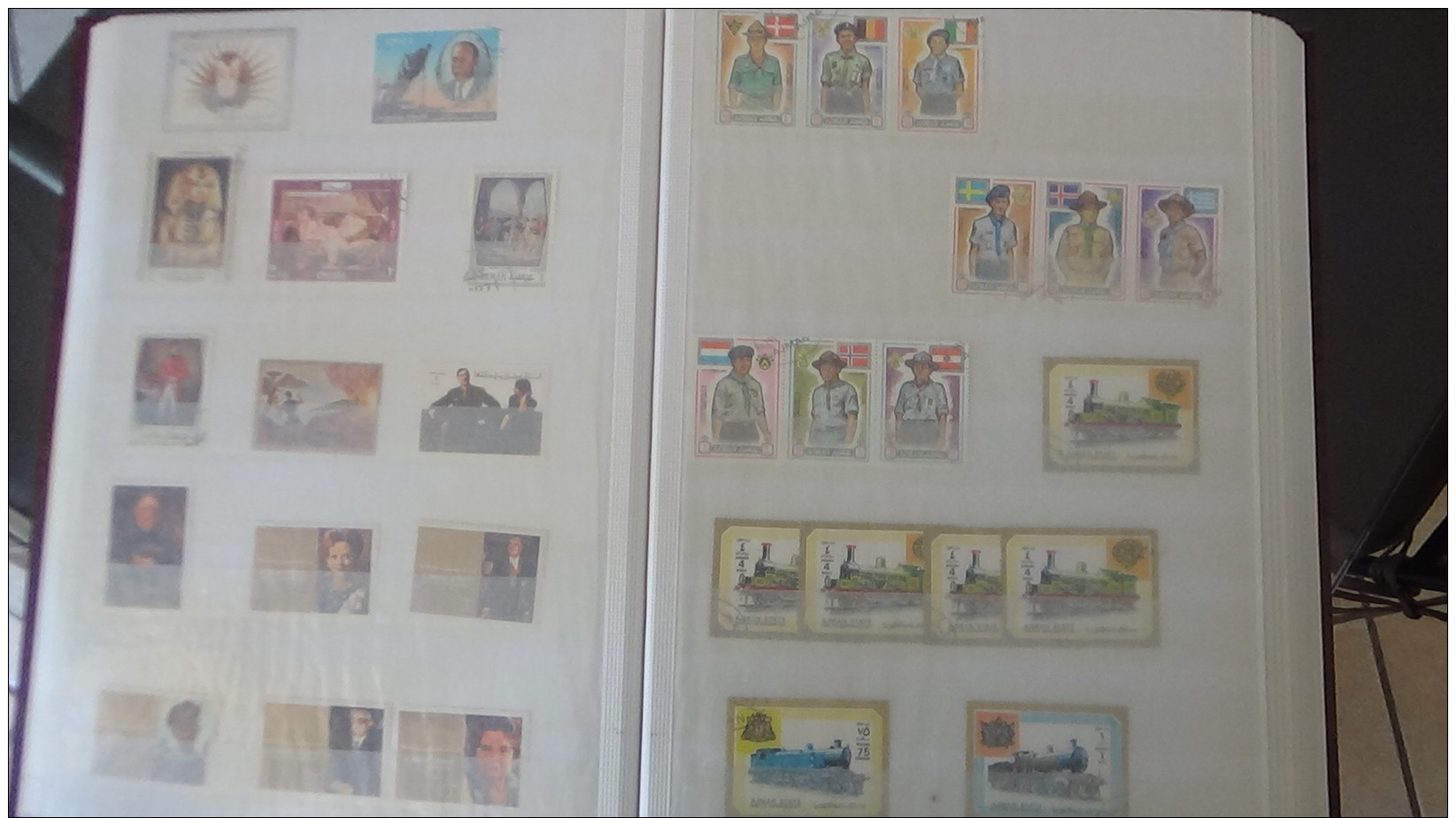 C Gros carton  lot variétés (1800euros) + 2 bandes ND + timbres France ** + obl + Chine + classeurs + albums timbres obl