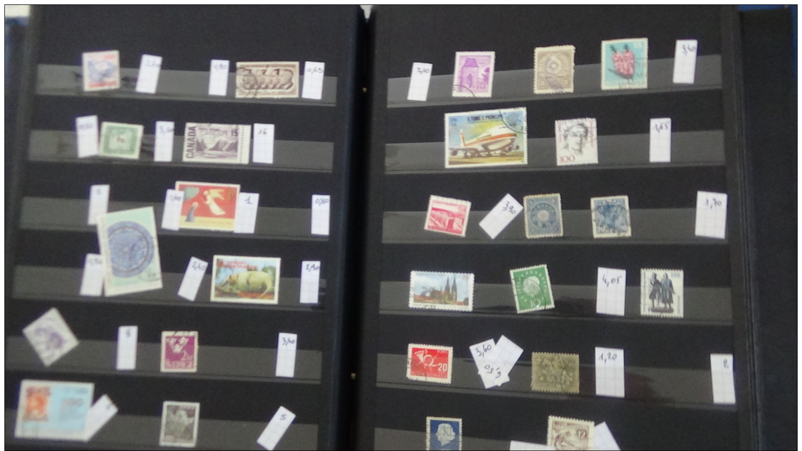 C Gros carton  lot variétés (1800euros) + 2 bandes ND + timbres France ** + obl + Chine + classeurs + albums timbres obl