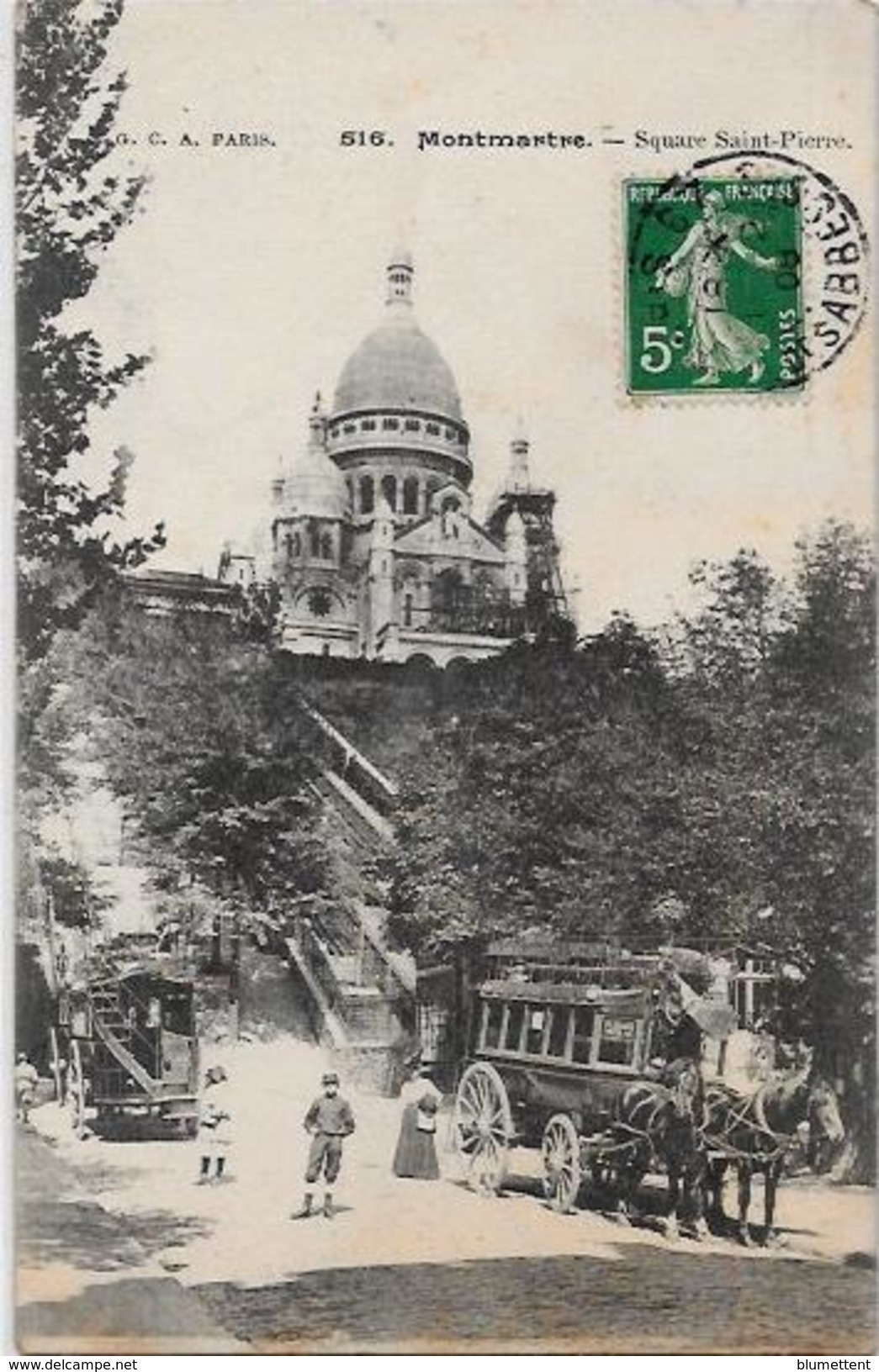 CPA Montmartre Paris XVIIIe Circulé Attelage Patache - Autres & Non Classés