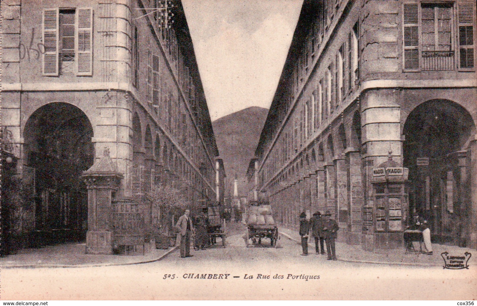 CPA 73 CHAMBERY La Rue Des Portiques Animée Commerces - Chambery