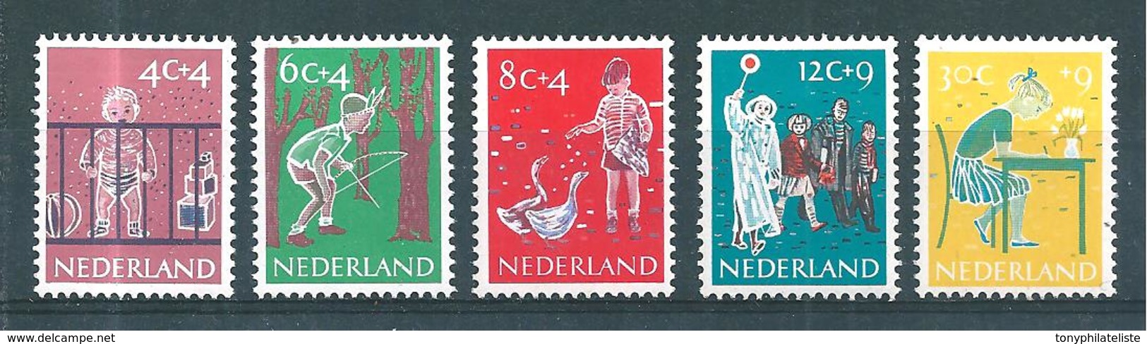 Pays Bas Timbres De 1959  N°712 A 716    Neufs Petite Trace De Charnière - Ungebraucht