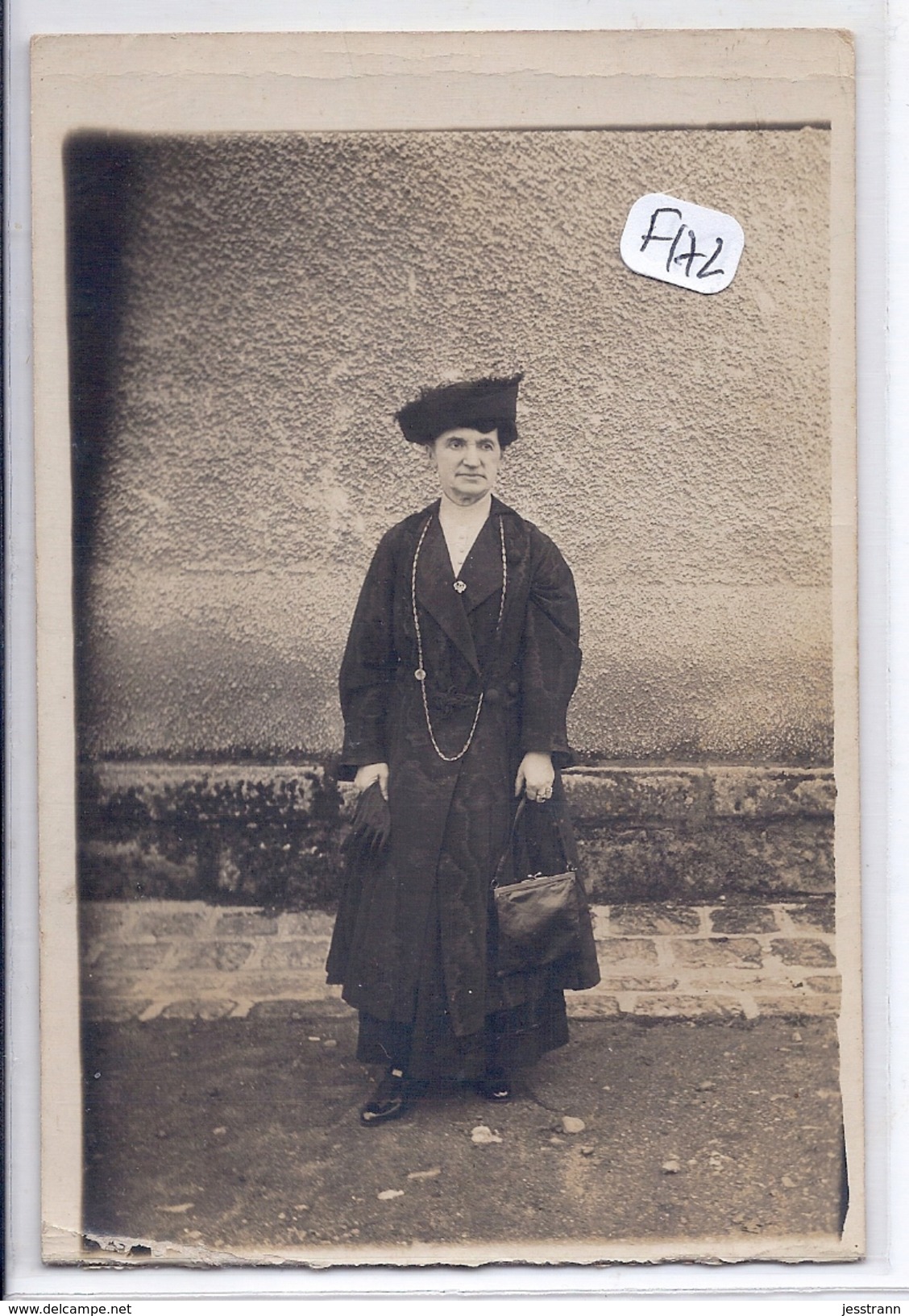 TULLE-- CARTE-PHOTO-- MME JESSECK ENVOIE LE BONJOUR A SES ENFANTS HELENE ET CESAR- 1916 - Tulle