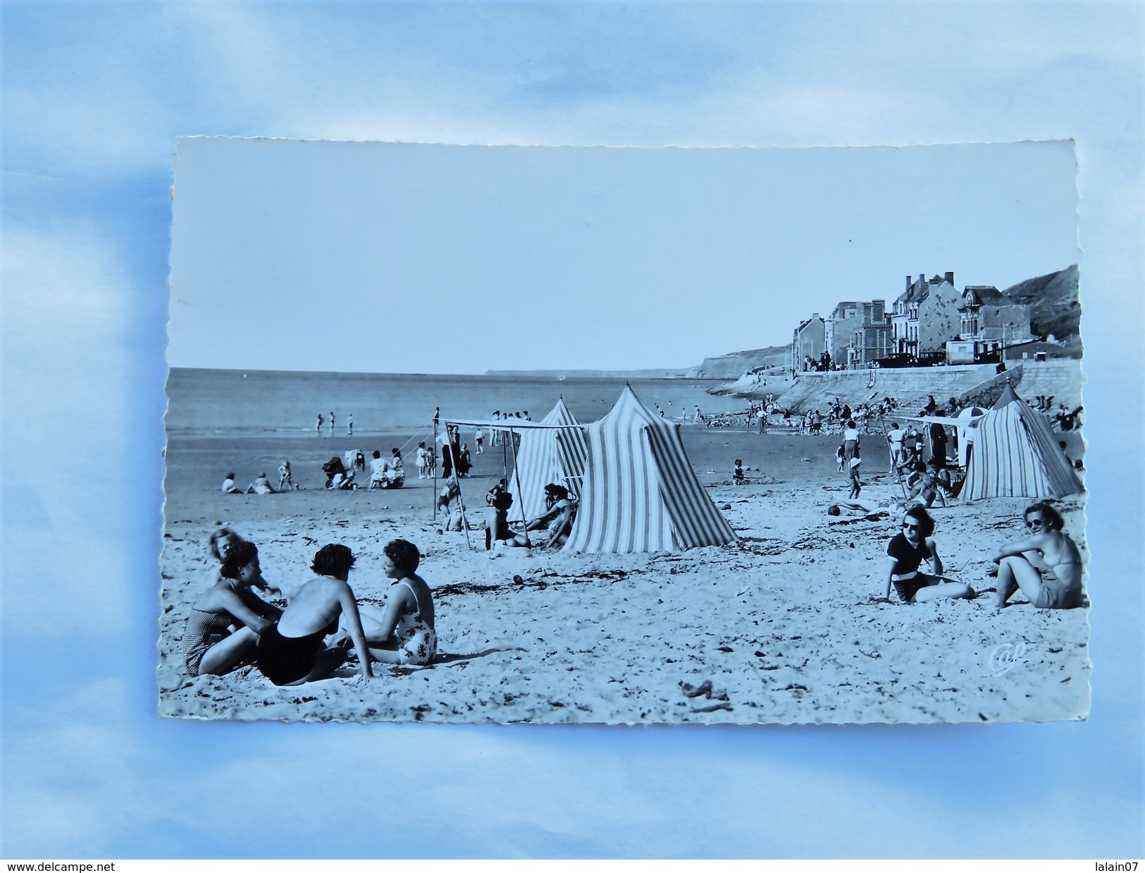 C.P.A. 62 BOULOGNE SUR MER : La Plage, Animé, En 1953 - Boulogne Sur Mer