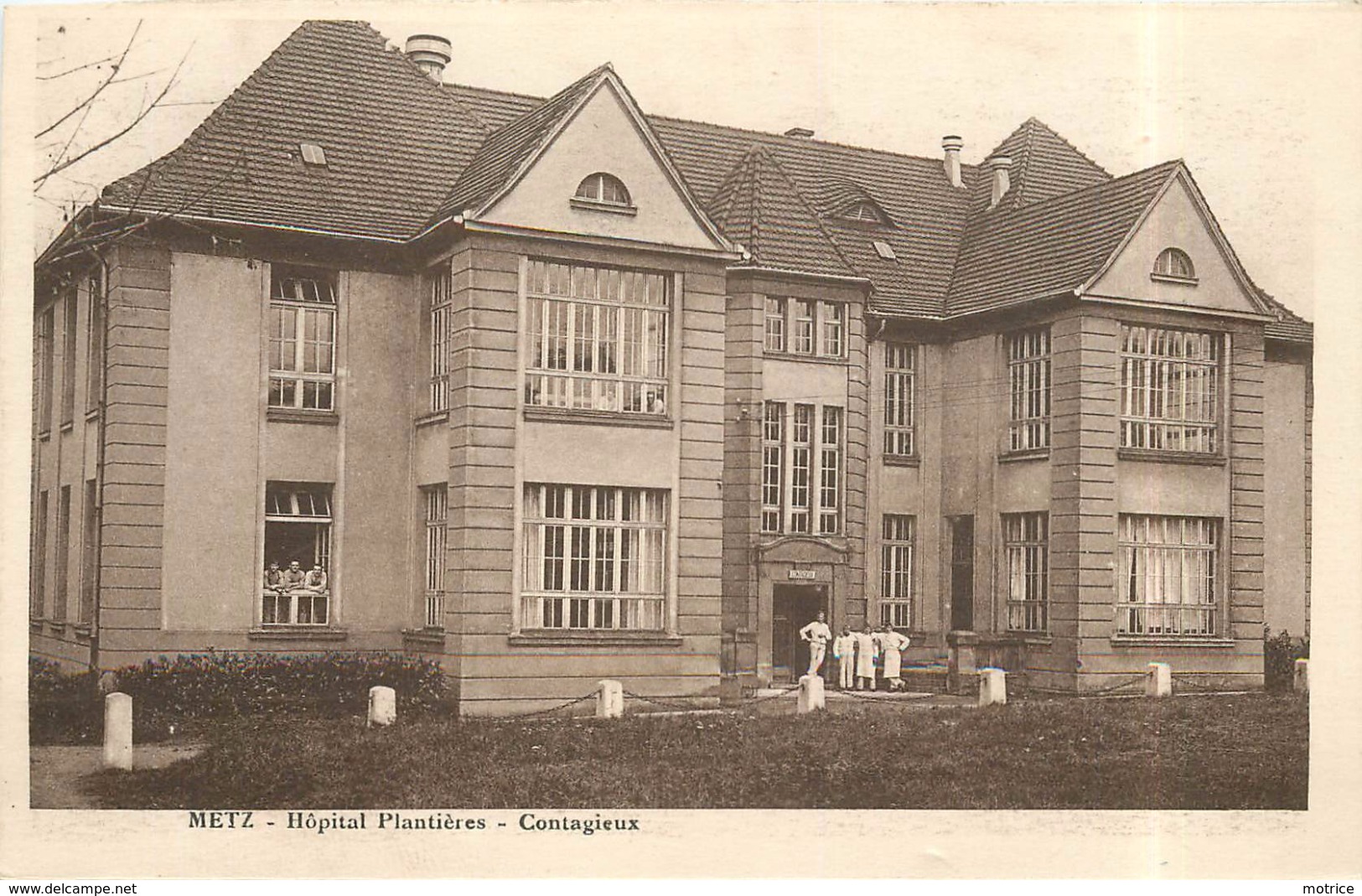 METZ - Hôpital Militaire de Plantières,lot de 12 cartes.