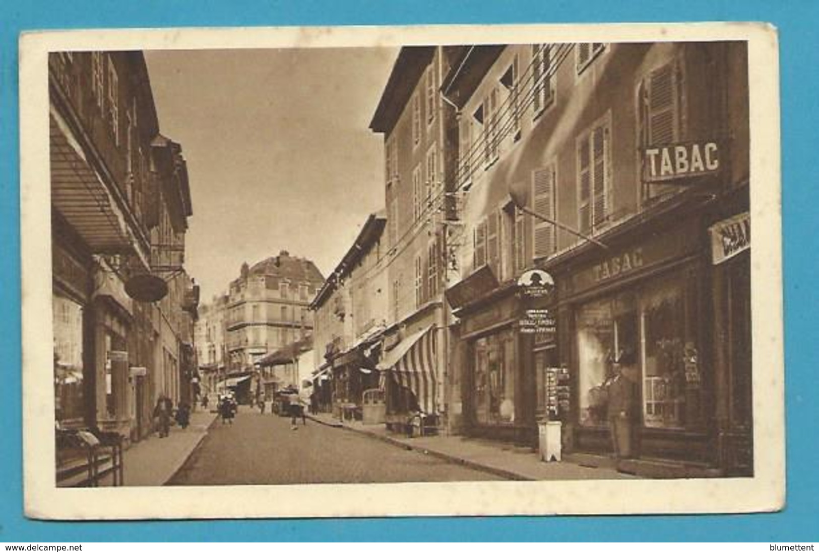 CPSM 250 - Commerces Marchands Cartes Postales Rue Anatole France OYONNAX 01 - Oyonnax