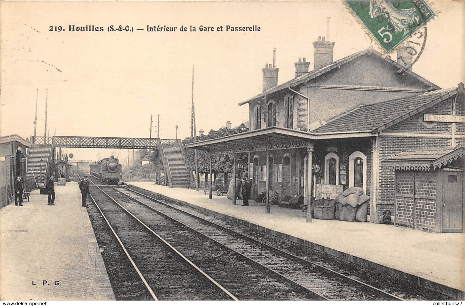 78-HOUILLES- INTERIEUR DE LA GARE ET PASSERELLE - Houilles