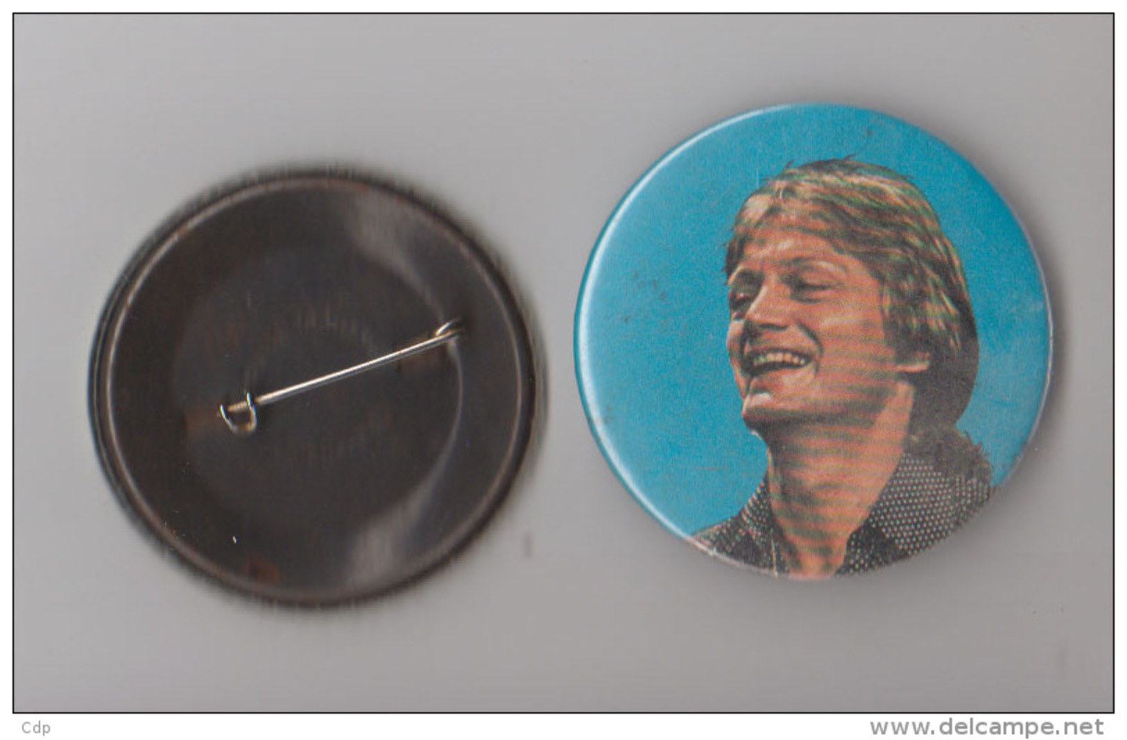 Badge Claude François  1980 - Objets Dérivés