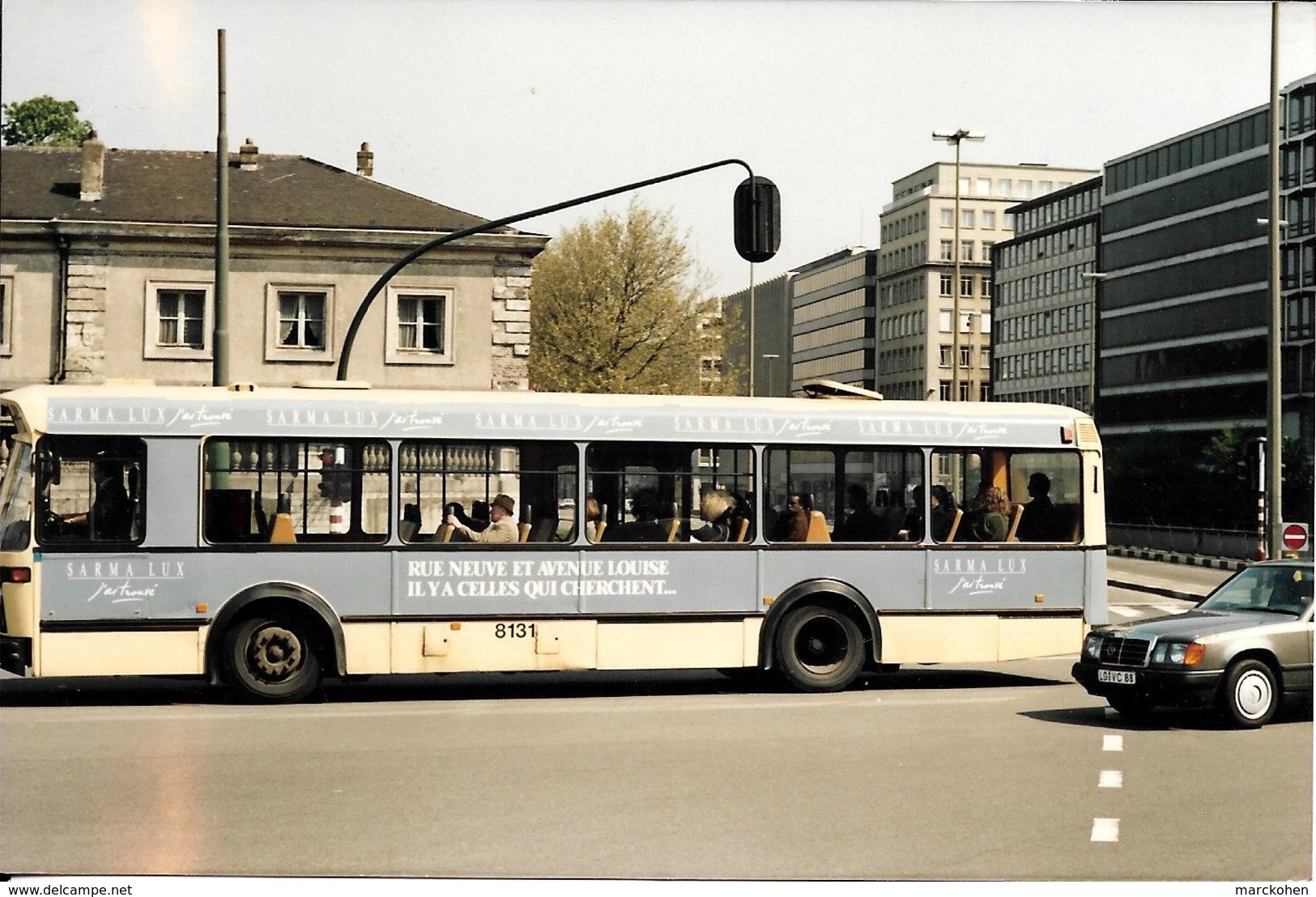 Bruxelles (1000) : L'autobus 8131 Aux Couleurs De Sarma Lux Longeant Les Ecuries Royales, Rue Ducale. Carte-Photo Rare. - Public Transport (surface)