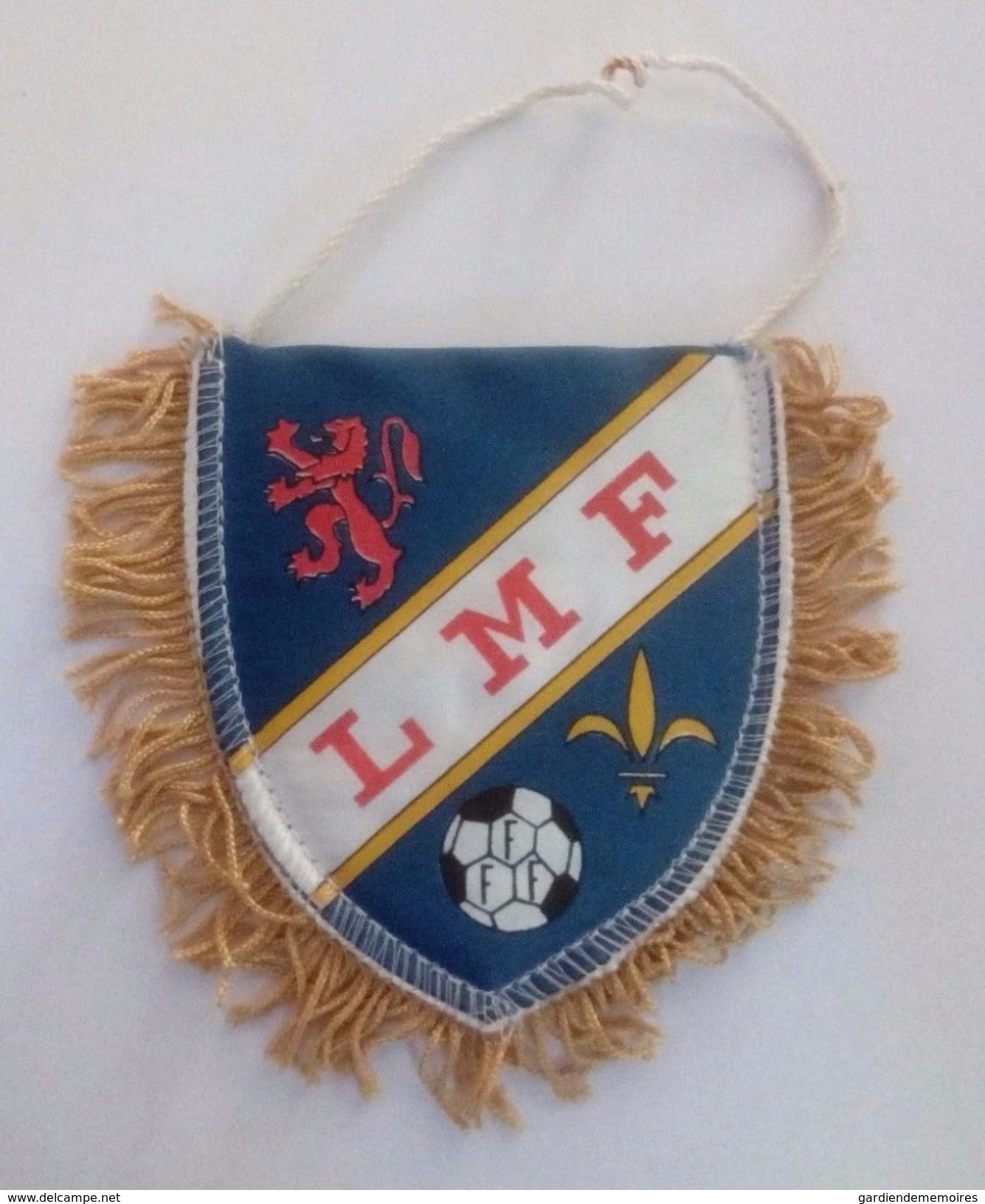 Ancien Fanion De Football - LMF Ligue Du Maine Ou Ligue Mahoraise (Mayotte) FFF - Apparel, Souvenirs & Other