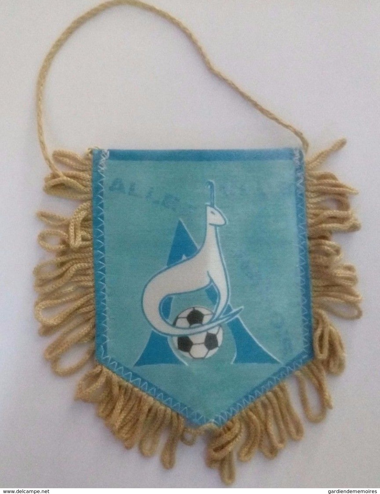 Ancien Fanion De Football - Chamois Niortais - Allez Chamois Club - Apparel, Souvenirs & Other