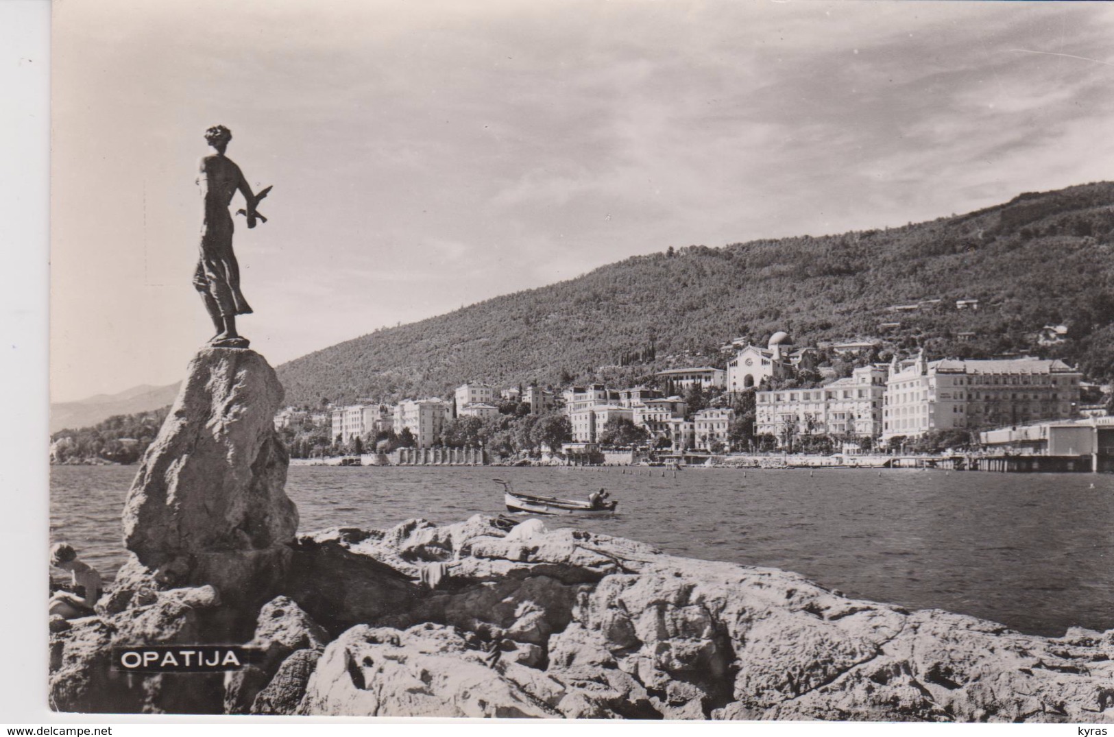 CPSM 10X15. YOUGOSLAVIE . OPATIJA . (Vue  Générale) - Jugoslawien