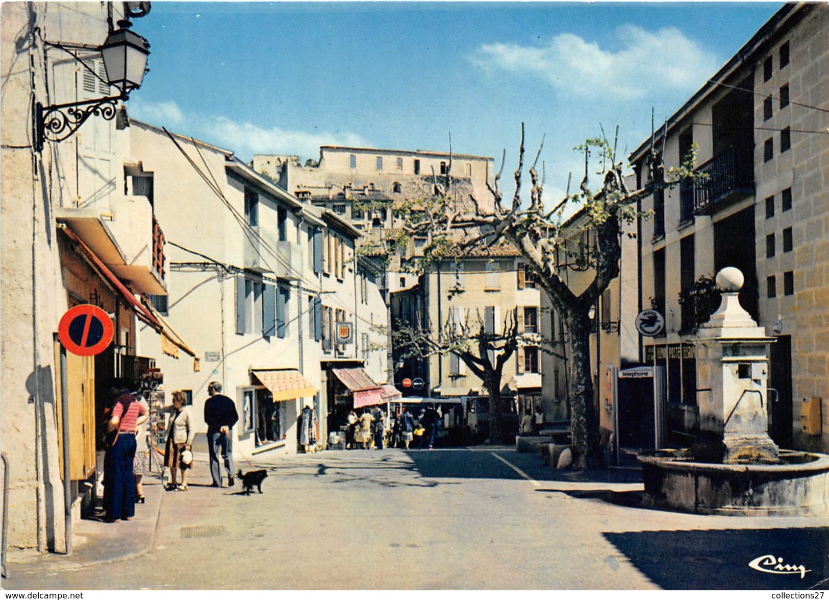 04-GREOUX-LES-BAINS- LA PLACE DE L'EGLISE - Gréoux-les-Bains