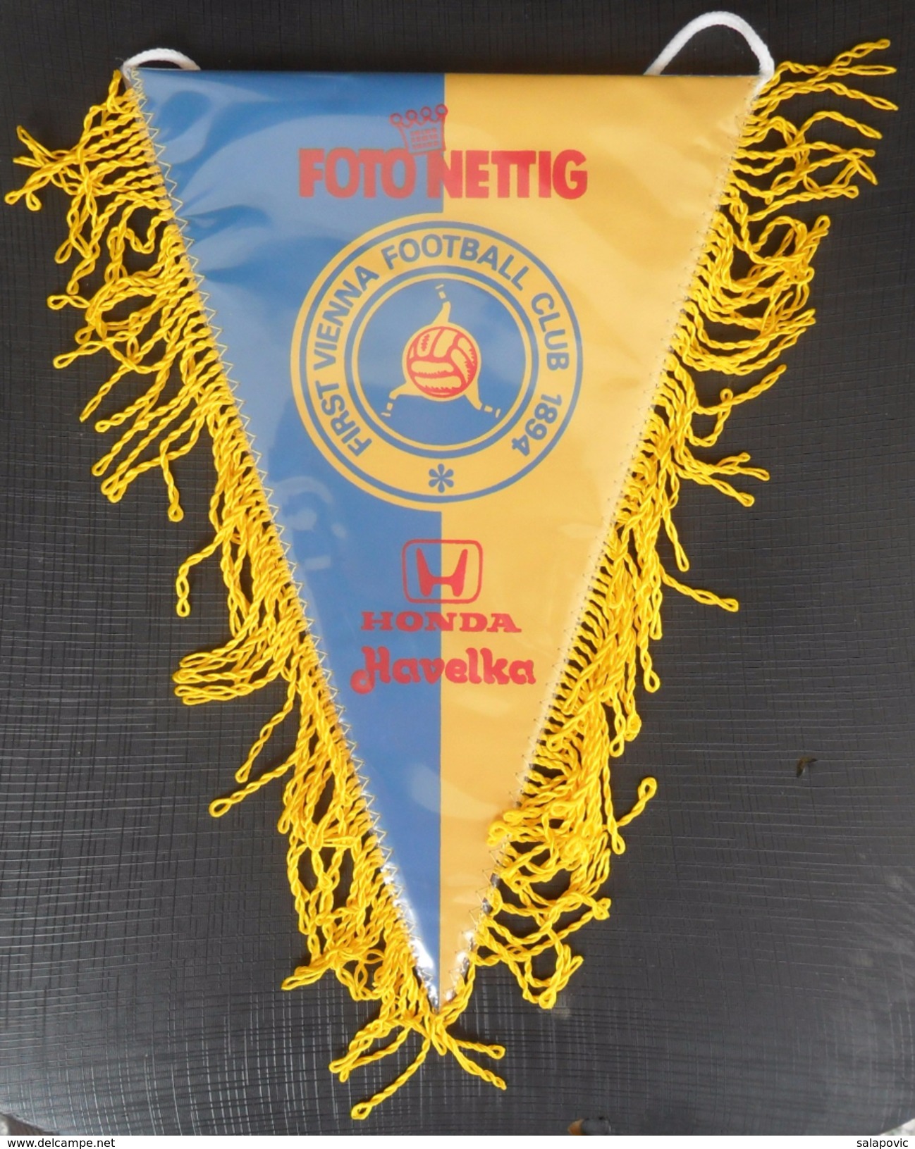 First Vienna FC AUSTRIA FOOTBALL CLUB, SOCCER / FUTBOL / CALCIO OLD PENNANT, SPORTS FLAG - Abbigliamento, Souvenirs & Varie