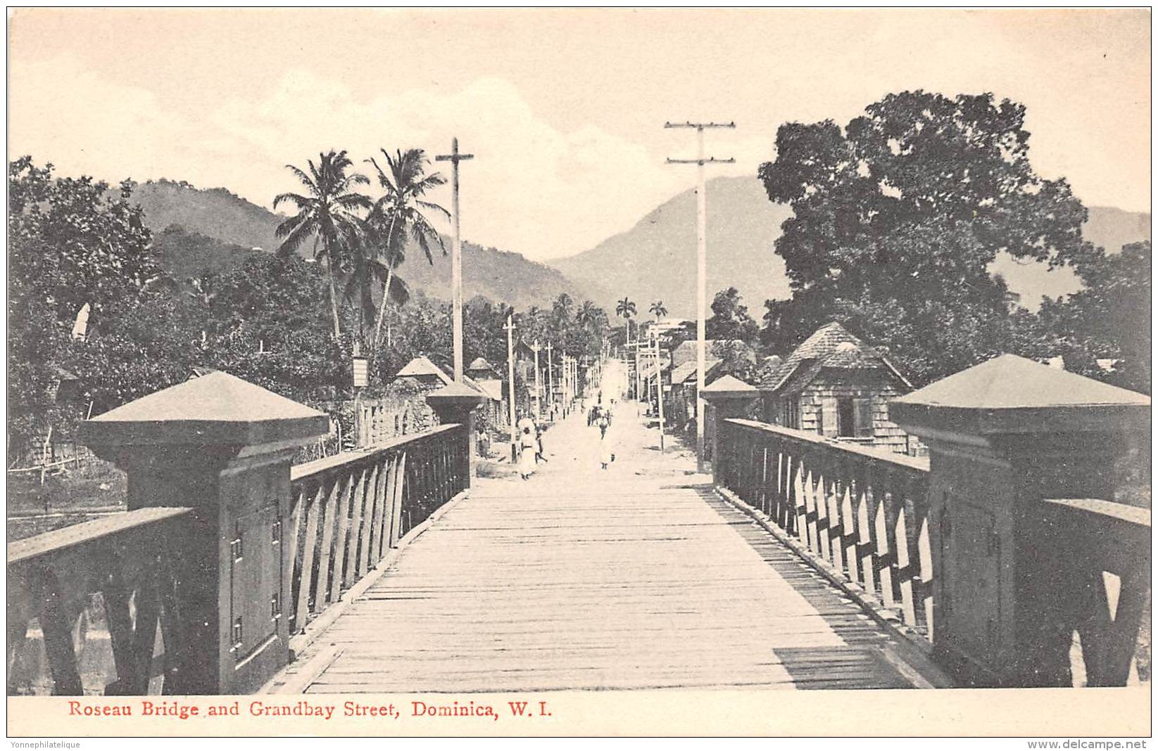 DOMINIQUE / Roseau Bridge And Grandbay Street - Dominique