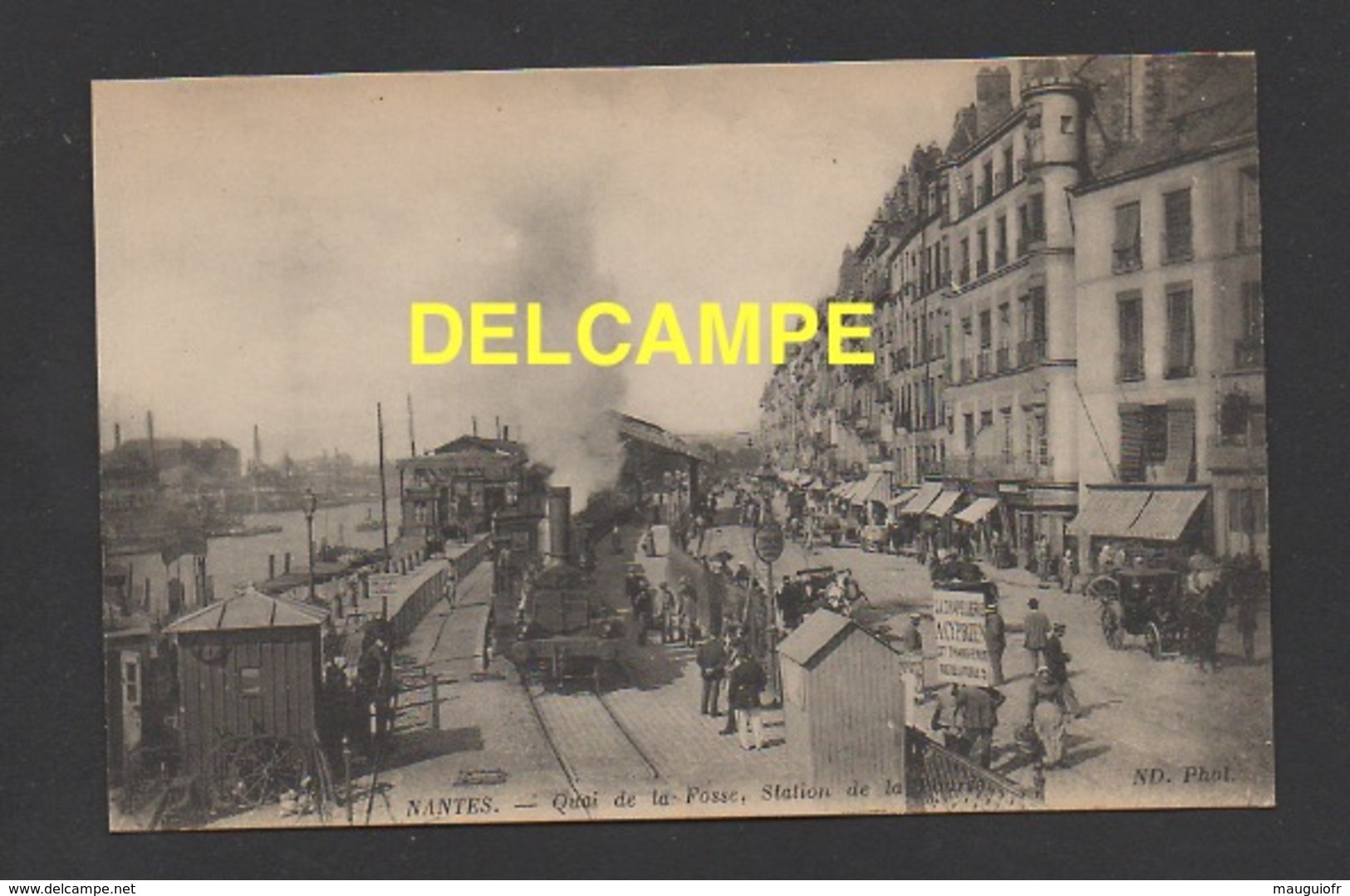 DD / TRANSPORTS / CHEMINS DE FER / TRAINS / À NANTES LE TRAIN A VAPEUR QUAI DE LA FOSSE, STATION DE LA BOURSE - Trains