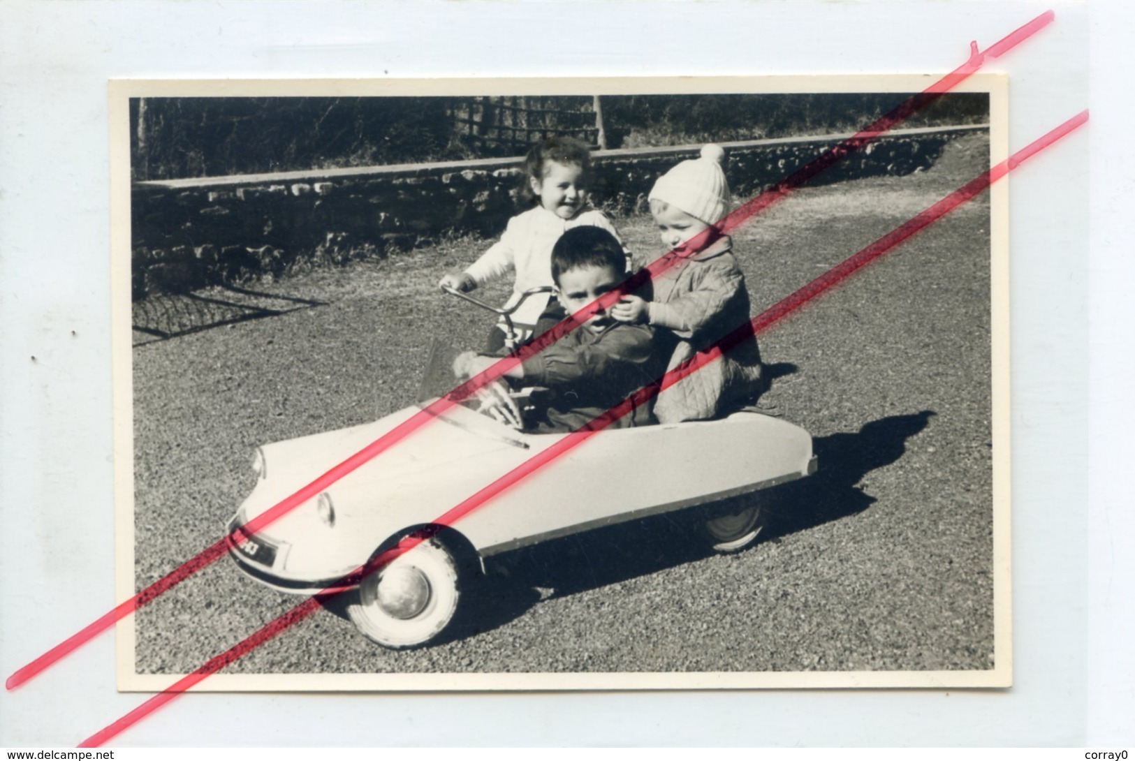 Enfants - Voiture à Pédale DS  Photo - Autres & Non Classés