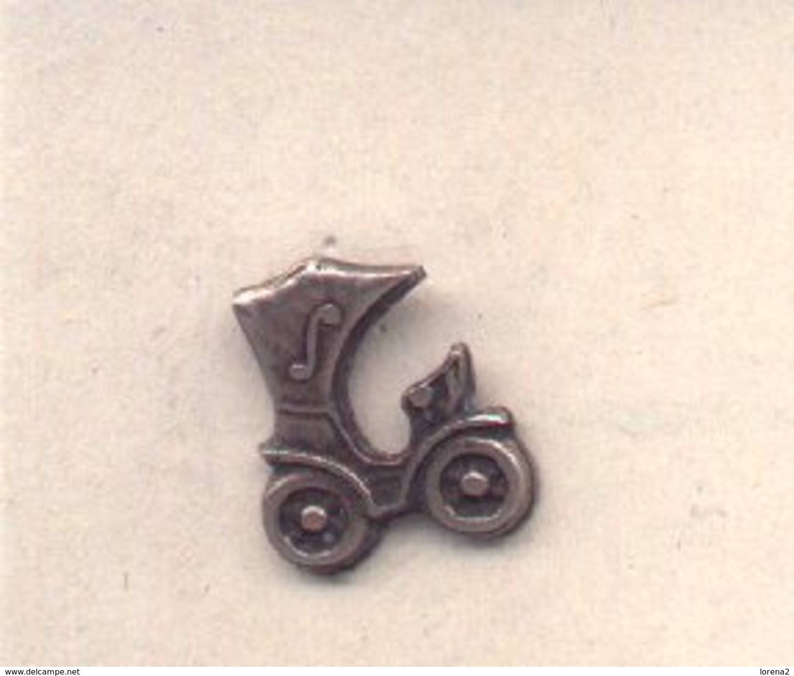 Pin Coche Antiguo Con Capota. Ref. 13-1118 - Sin Clasificación