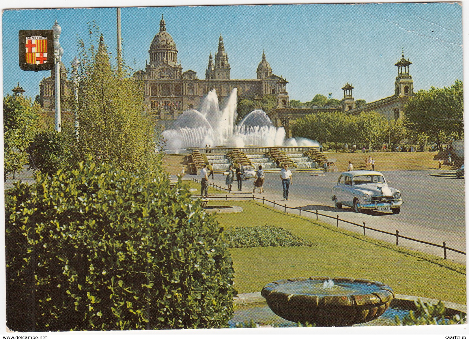 Barcelona: SEAT 1400 B & 600 - Fuente Monumental Y Palacio Nacional De Montjuich - PKW