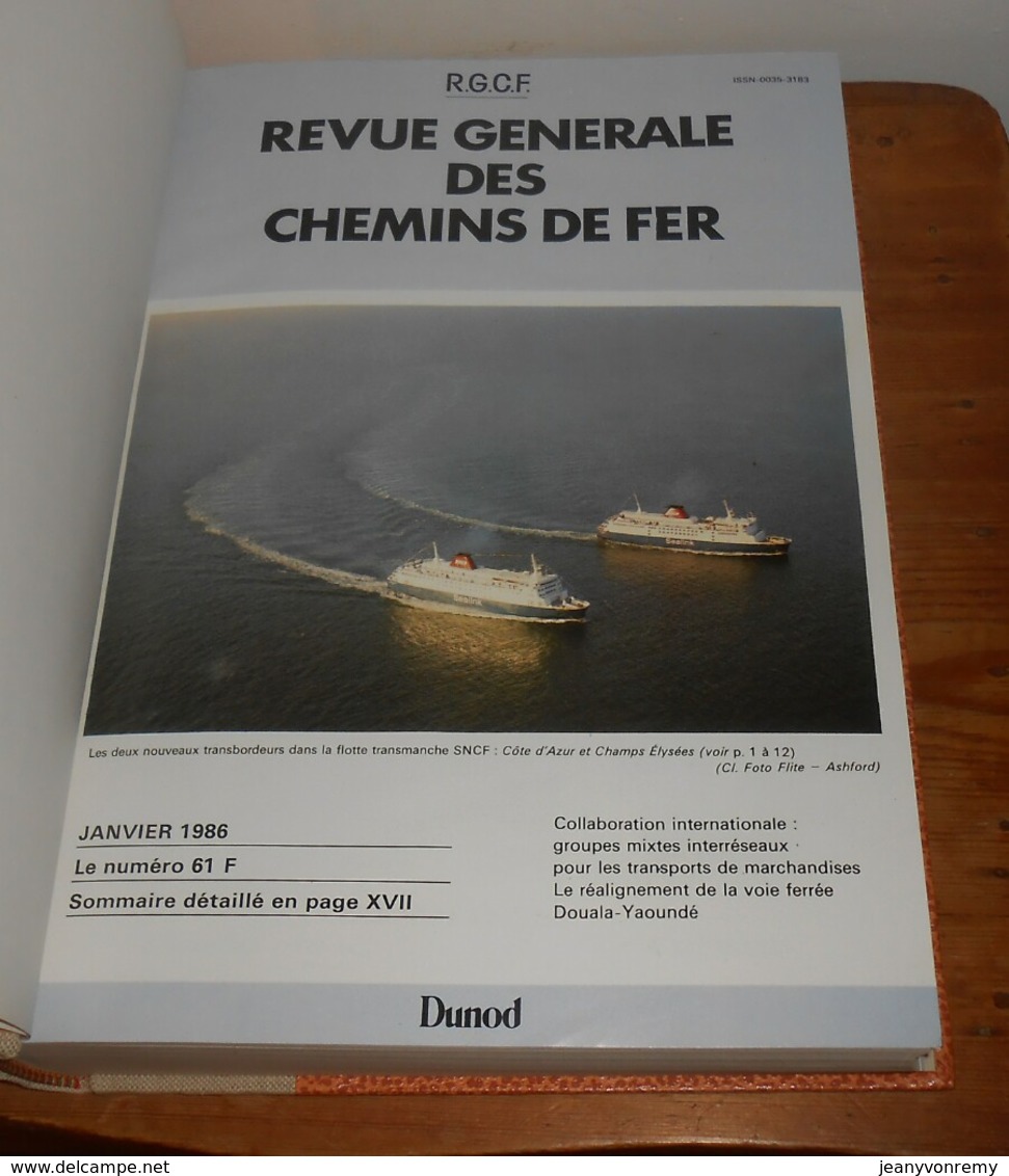 REVUE GÉNÉRALE DES CHEMINS DE FER. 45 Volumes. Année 1950 - 1990. - Treinen