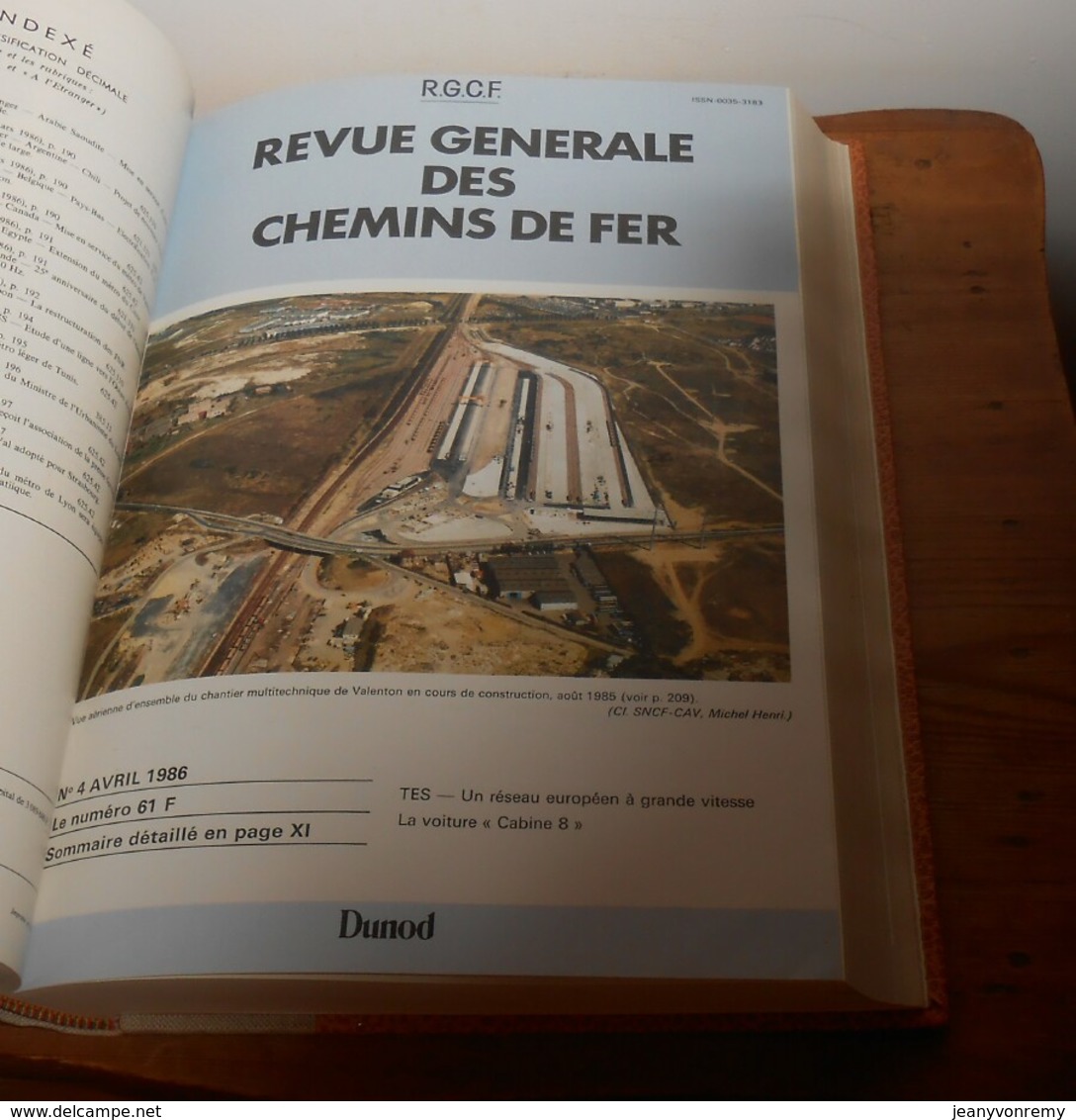 REVUE GÉNÉRALE DES CHEMINS DE FER. 45 Volumes. Année 1950 - 1990. - Treinen