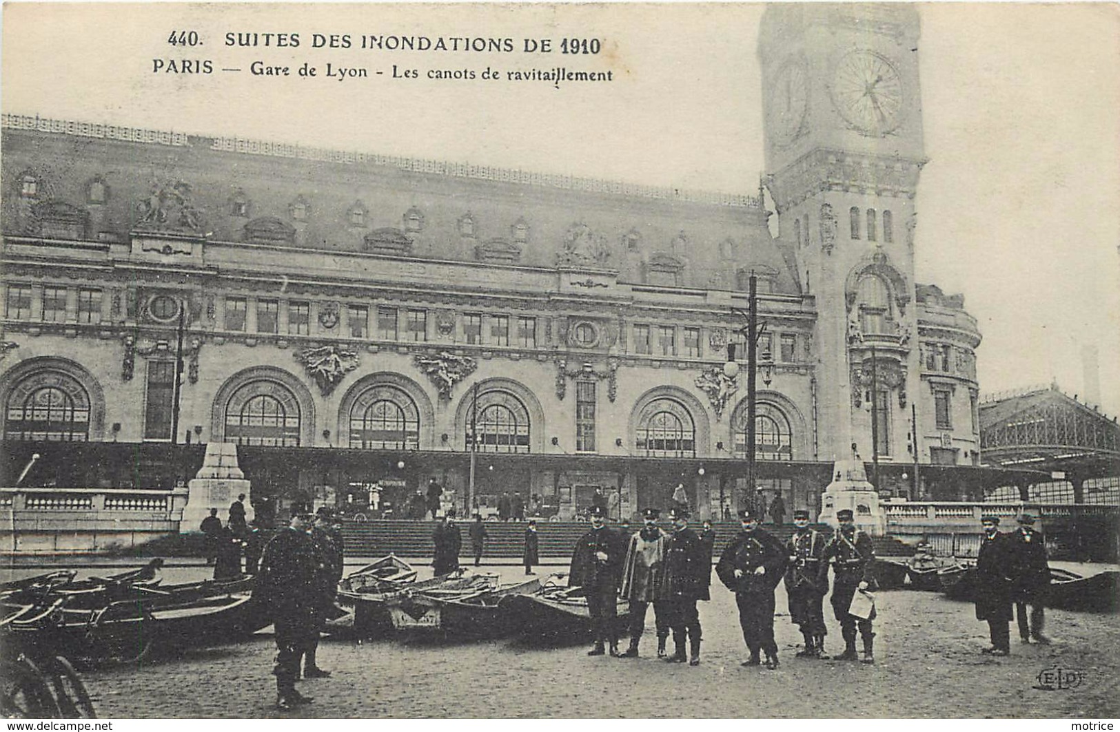 PARIS - Gare De Lyon,les Canots De Ravitaillement (inondations 1910). - Gares - Sans Trains