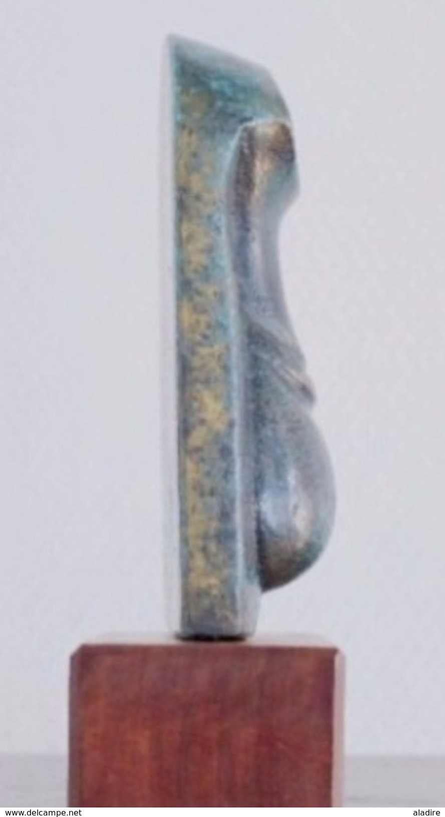 ABEL REIS Sculpteur-fondeur - Menhir - Bronze Plein, 2009  - Poids 2226 Grammes, Hauteur 20 Cm, Largeur 8 Cm - 4 Scans - Brons