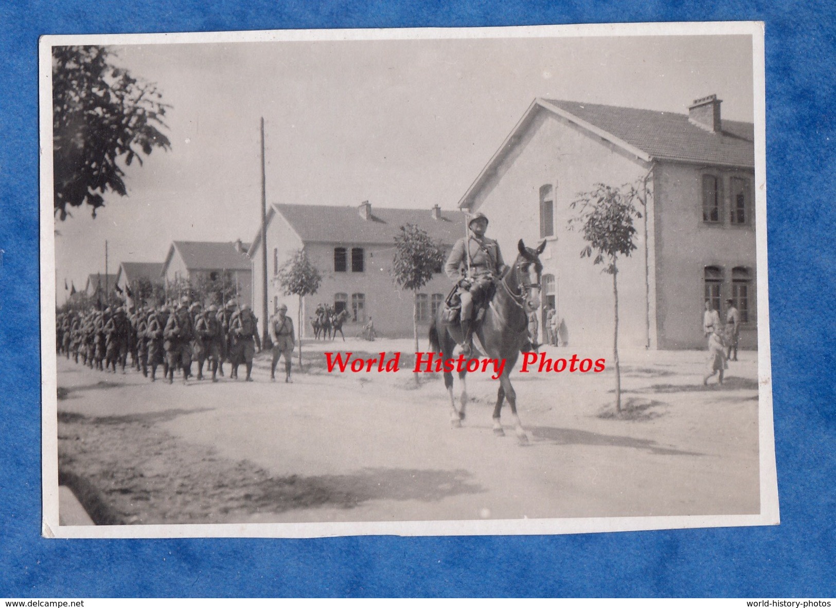 2 Photos Anciennes - Camp De SISSONNE - Arrivée Du 51e Régiment D'Infanterie - 16 Aout 1934 - Capitaine Martin - Guerre, Militaire