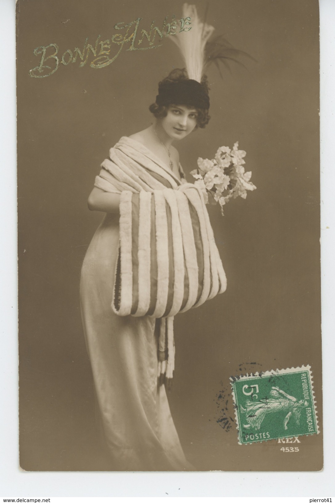 FEMMES - FRAU - LADY - MODE - Jolie Carte Fantaisie Portrait Femme Avec Joli Chapeau Et Fleurs - Women