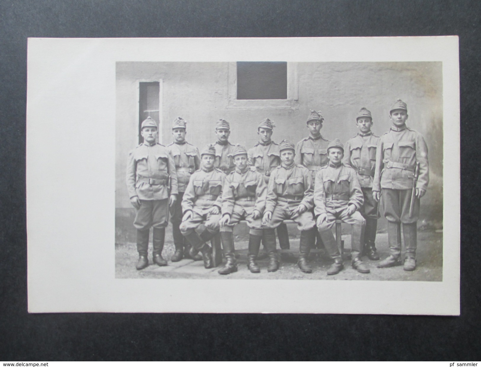 AK Österreich 1. WK?! Österreichische Armee / Heer. 11 Soldaten / Kleine Truppe / Regiment. Messer. - Guerre 1914-18