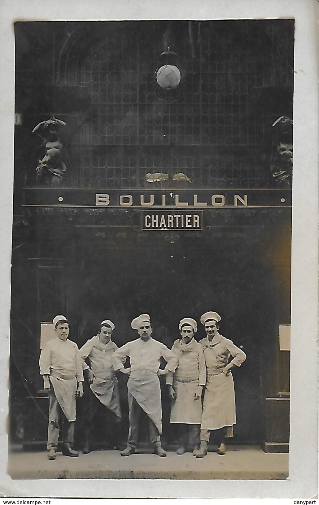 BOUILLON CHARTIER PARIS 9° RUE DU FAUBOURG MONTMARTRE LES CUISINIERS DE LA BRASSERIE 1905 RARE CARTE PHOTO 2 SCANS - Craft