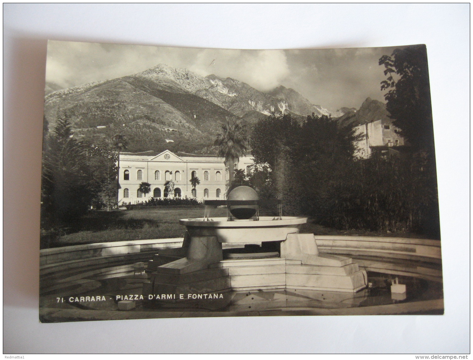 CARTOLINA -   CARRARA  PIAZZA D'ARMI E FONTANA     - B 2246 - Carrara