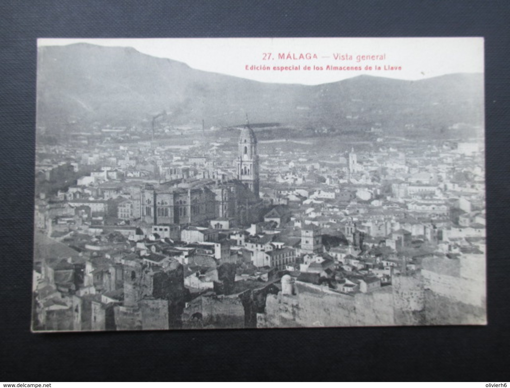 CP ESPAGNE (V1710) MALAGA (2 Vues) Vista General Edicion Especial De Los Almacenes De La Llave - Málaga