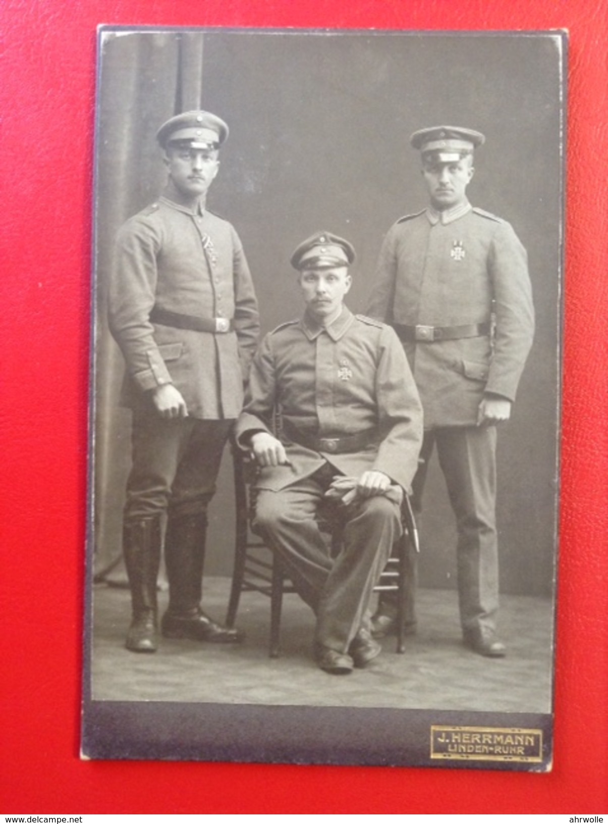 Foto CDV Mit 3 Soldaten WW1 Mit Auszeichnung Eisernes Kreuz J. Herrmann Linden-Ruhr Ca. 1915 - Uniformes