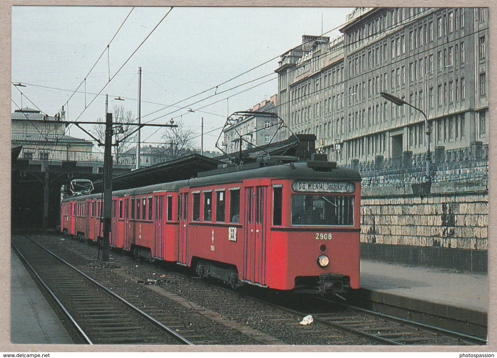 Wiener Stadtwerke-Verkehrsbetriebe - Triebwagen N1,  Beiwagen N2 Station Margaretengürtel März 1974 - Trains