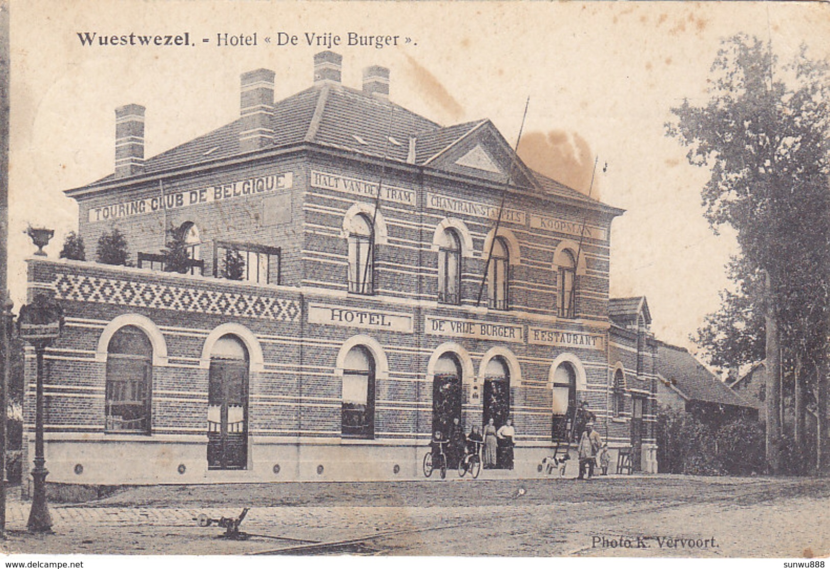 Wuestwezel - Hotel De Vrije Burger (animatie, Photo K. Vervoort, Halt Van Den Tram 1920...vlek - Wuustwezel