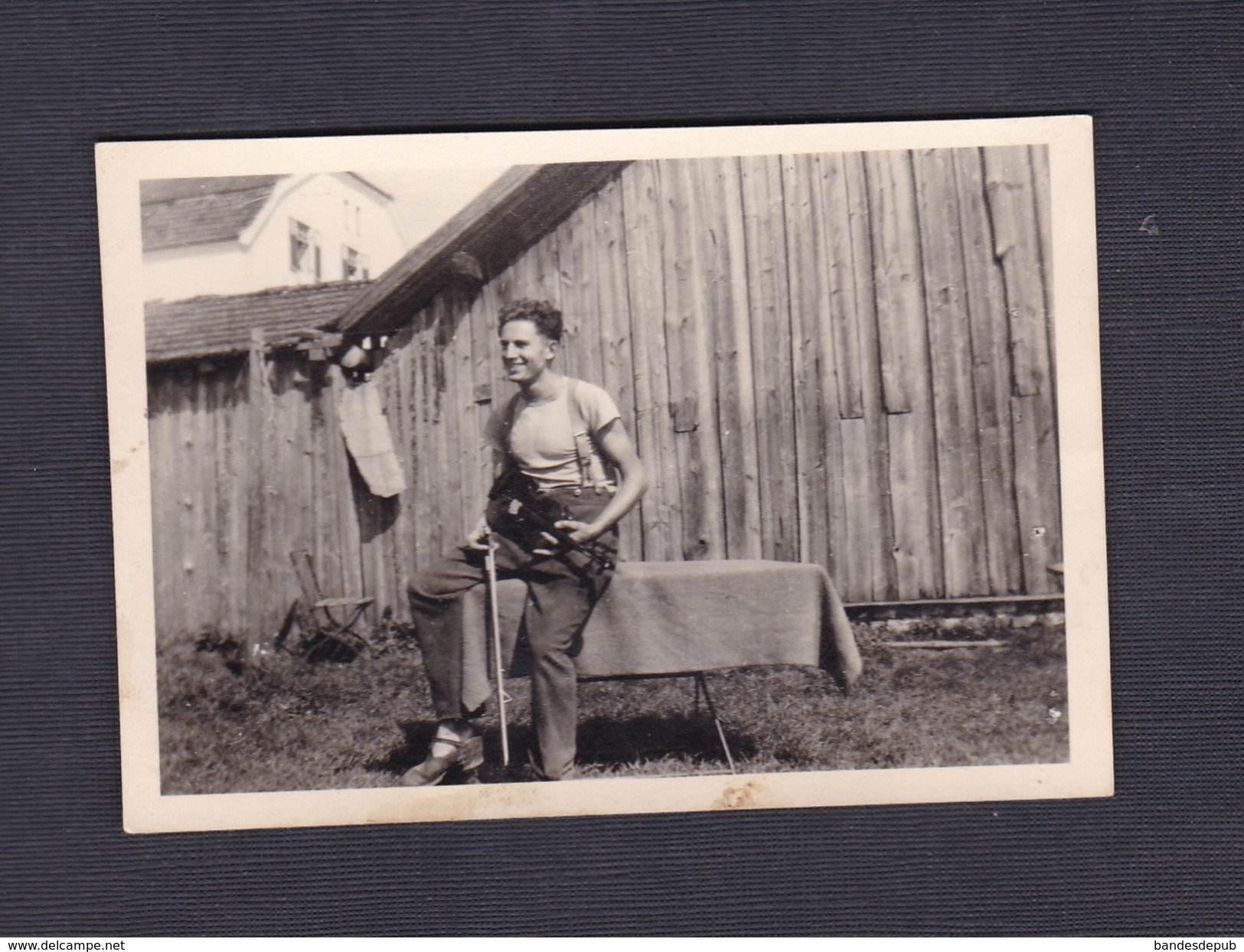 Photo Originale  Guerre 39-45 Homme Avec Violon Prisonnier De Guerre Stalag VII A Moosburg POW Kriegsgefangener - Krieg, Militär