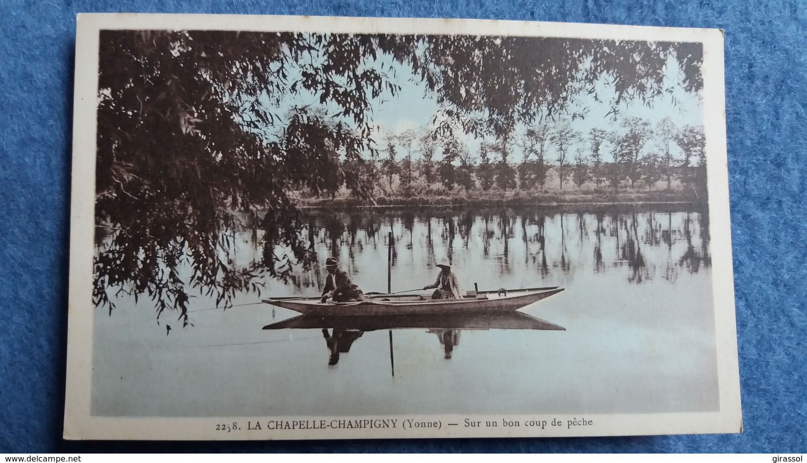 CPA LA CHAPELLE CHAMPIGNY YONNE SUR UN BON COUP DE PECHE BARQUE PECHEUR - Other & Unclassified