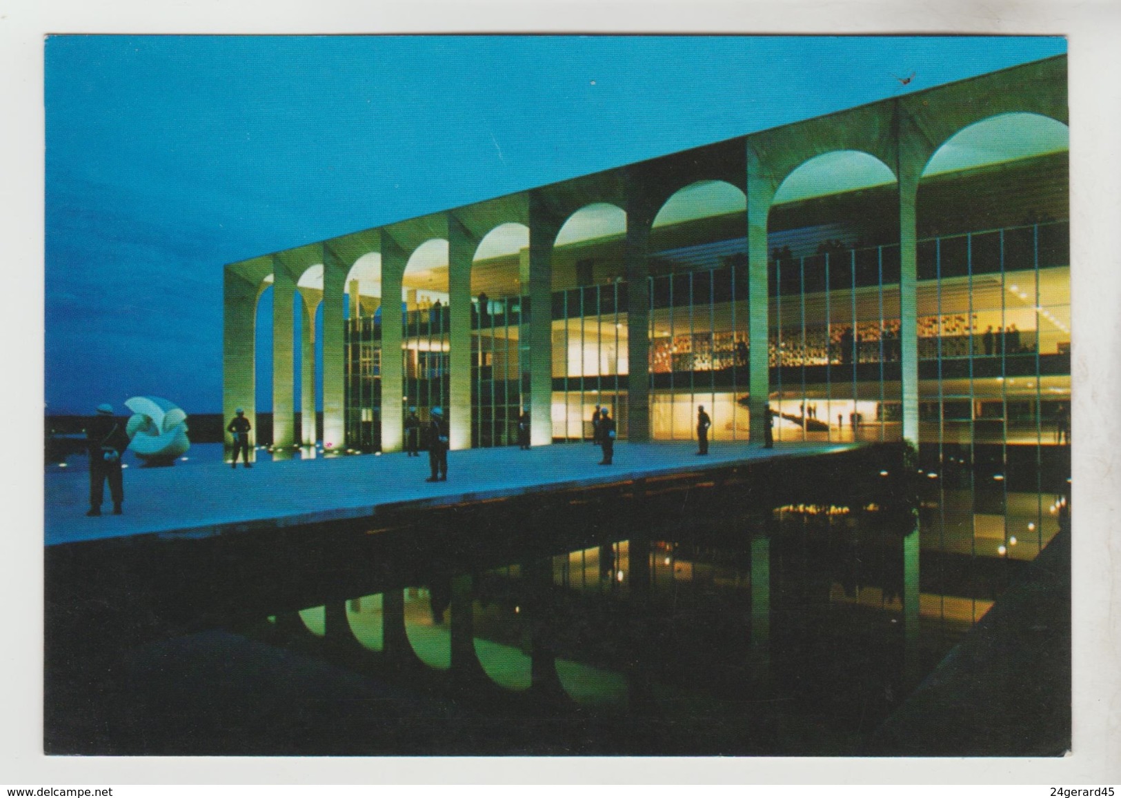 2 CPM BRASILIA (Brésil) - Edificio Do Congresso, Palacio Dio Ministerio Das Relacaes Exteriores - Brasilia
