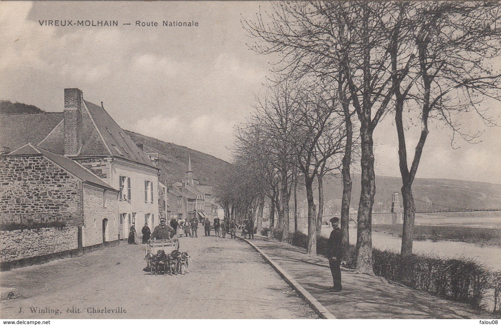 Vireux Molhain -- Route Nationale - ATTELAGE CHIENS - Autres & Non Classés