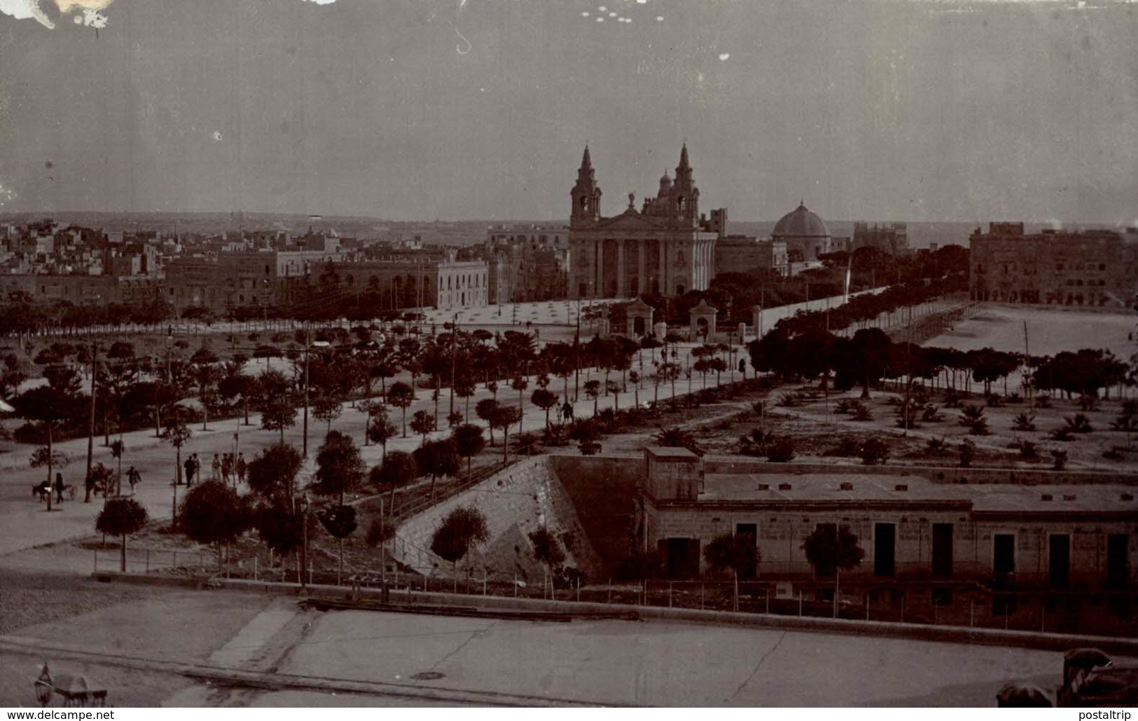 UNIQUE  REAL PHOTO  POSTCARD      MALTA - Malta