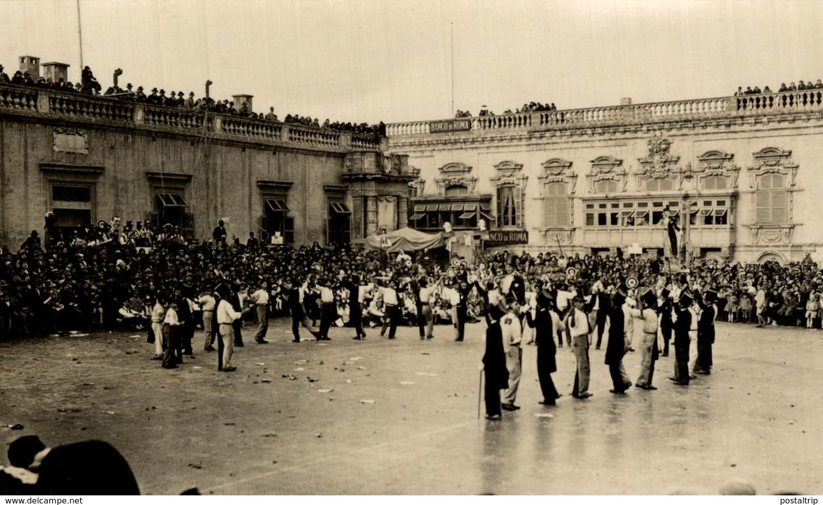 REAL PHOTO  POSTCARD     CARNAVAL 1931     A MERRY XMAS MALTA - Malta