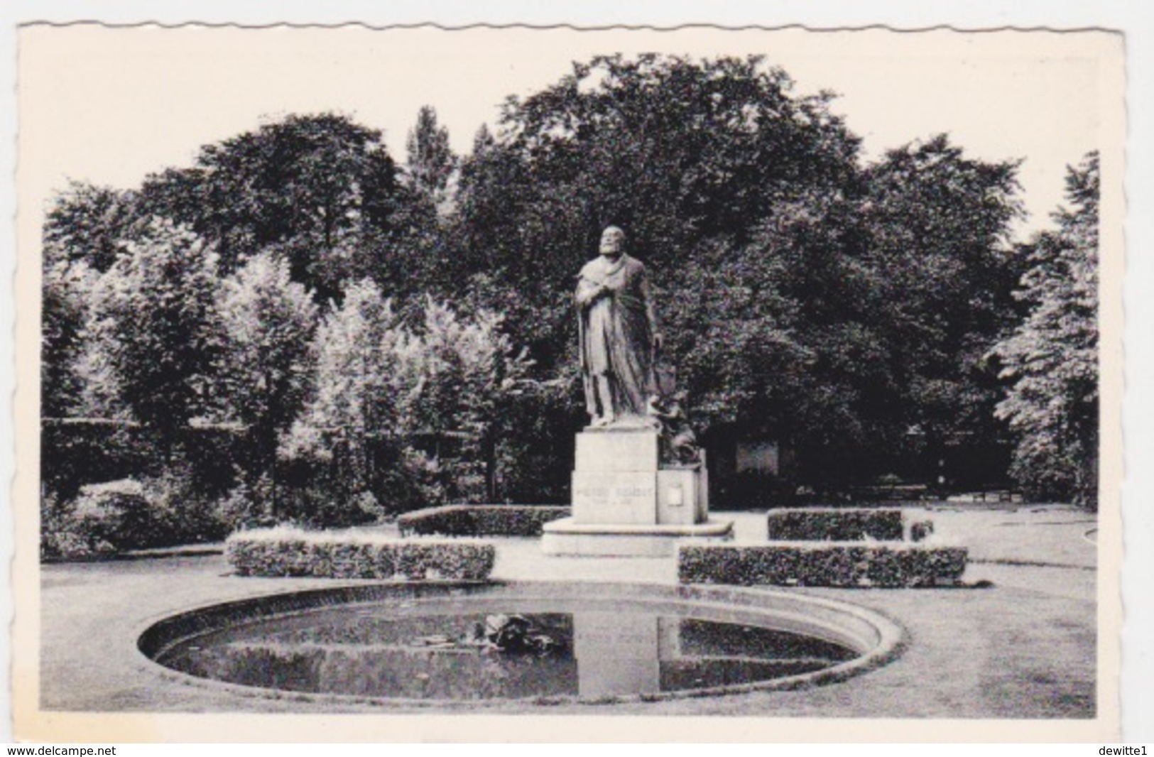 HARELBEKE.Stadspark  Monument Peter BENOIT - Harelbeke