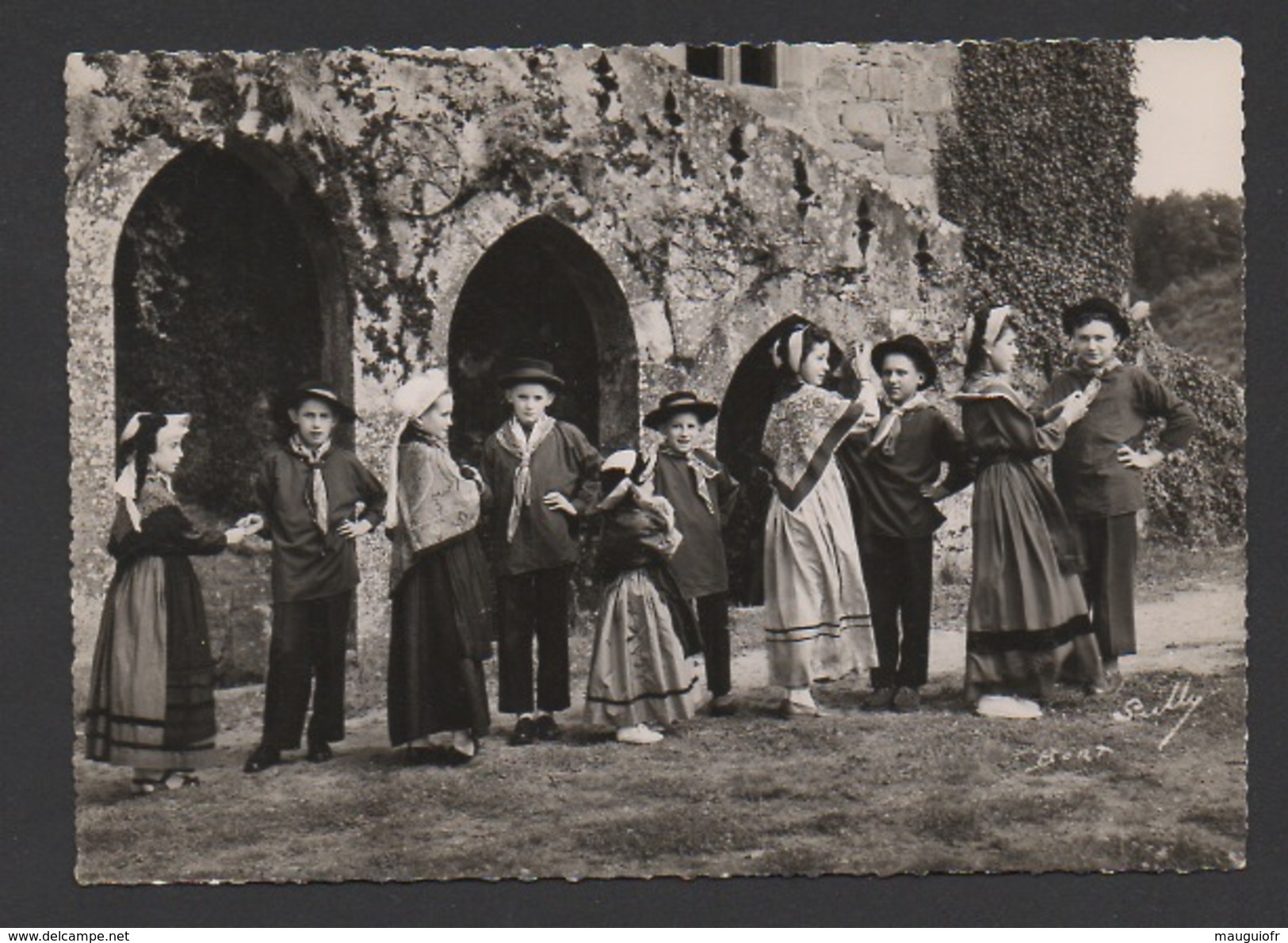 DF / 19 CORRÈZE / BORT / GROUPE FOLKLORIQUE AUVERGNAT LES PETIOTS GOUNAUDS DE BORT - Autres & Non Classés